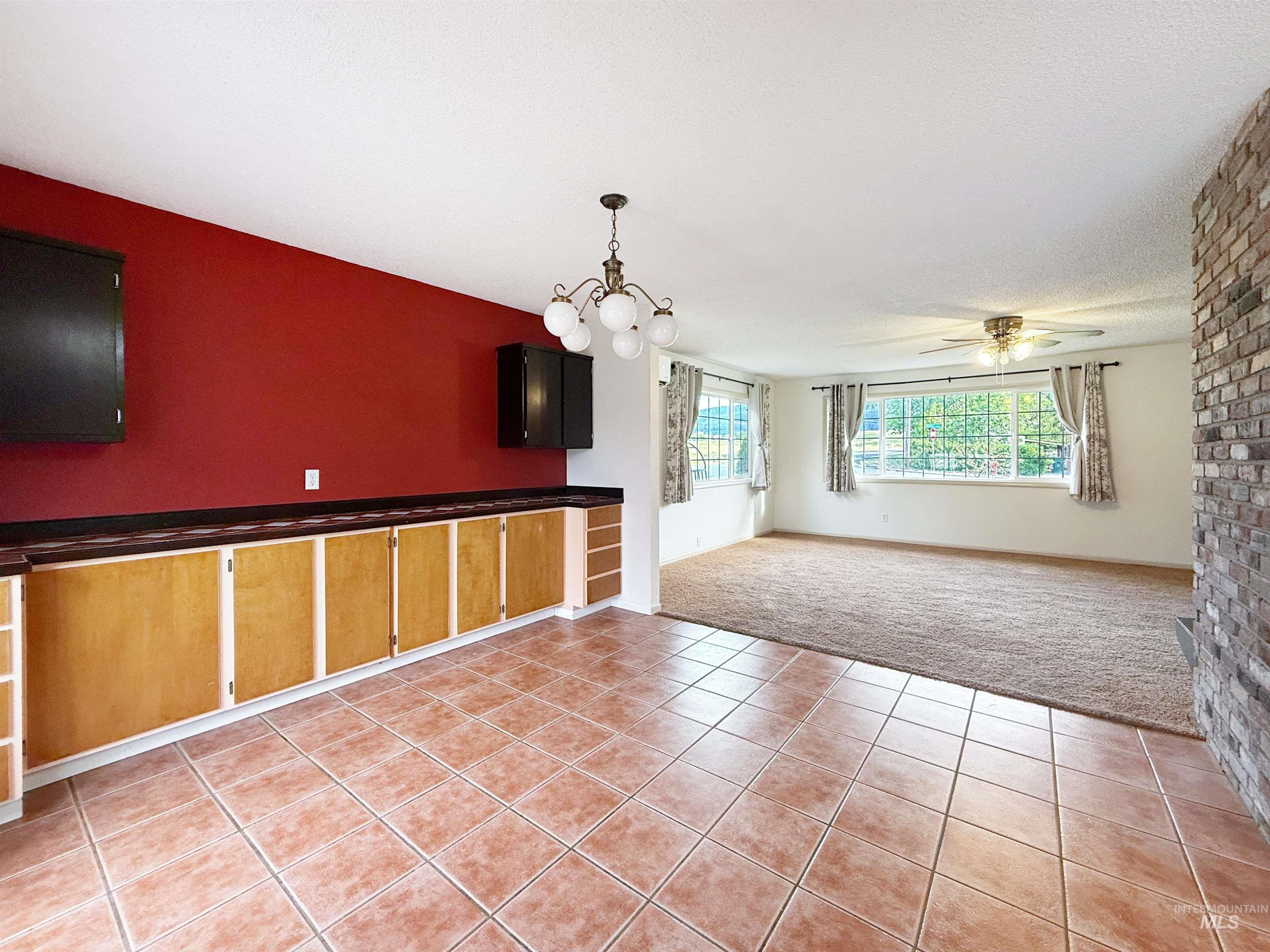 739 Maple Street Property Photo 6