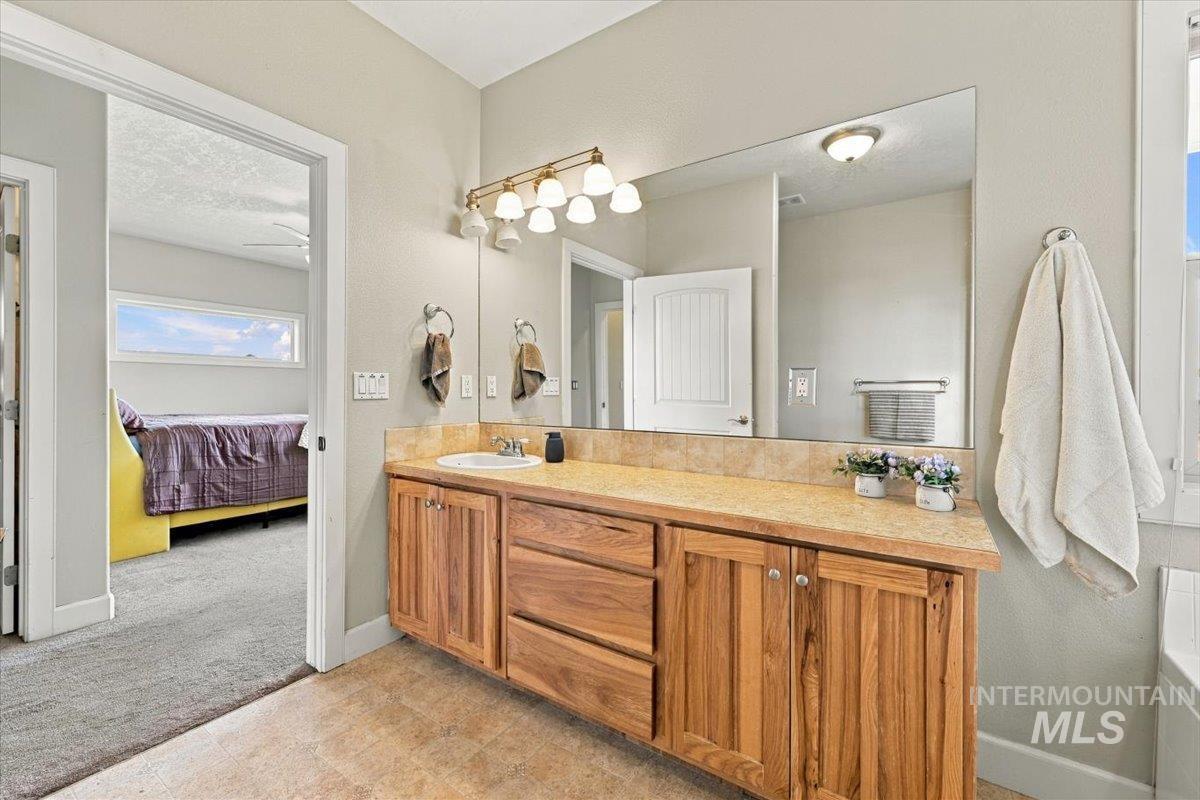 18026 Briar Creek Rd Property Photo 24