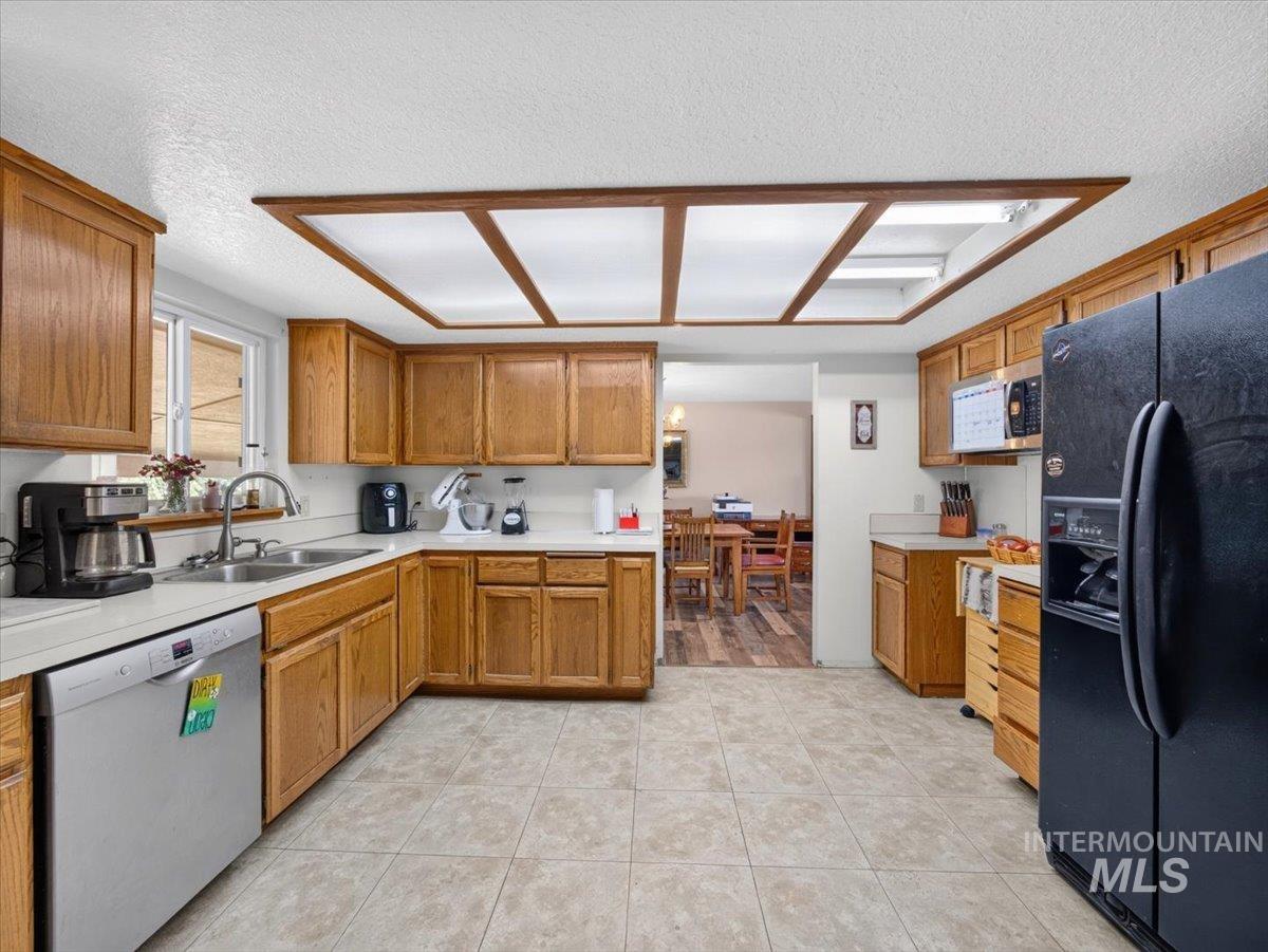 790 E 12th Street Property Photo 18