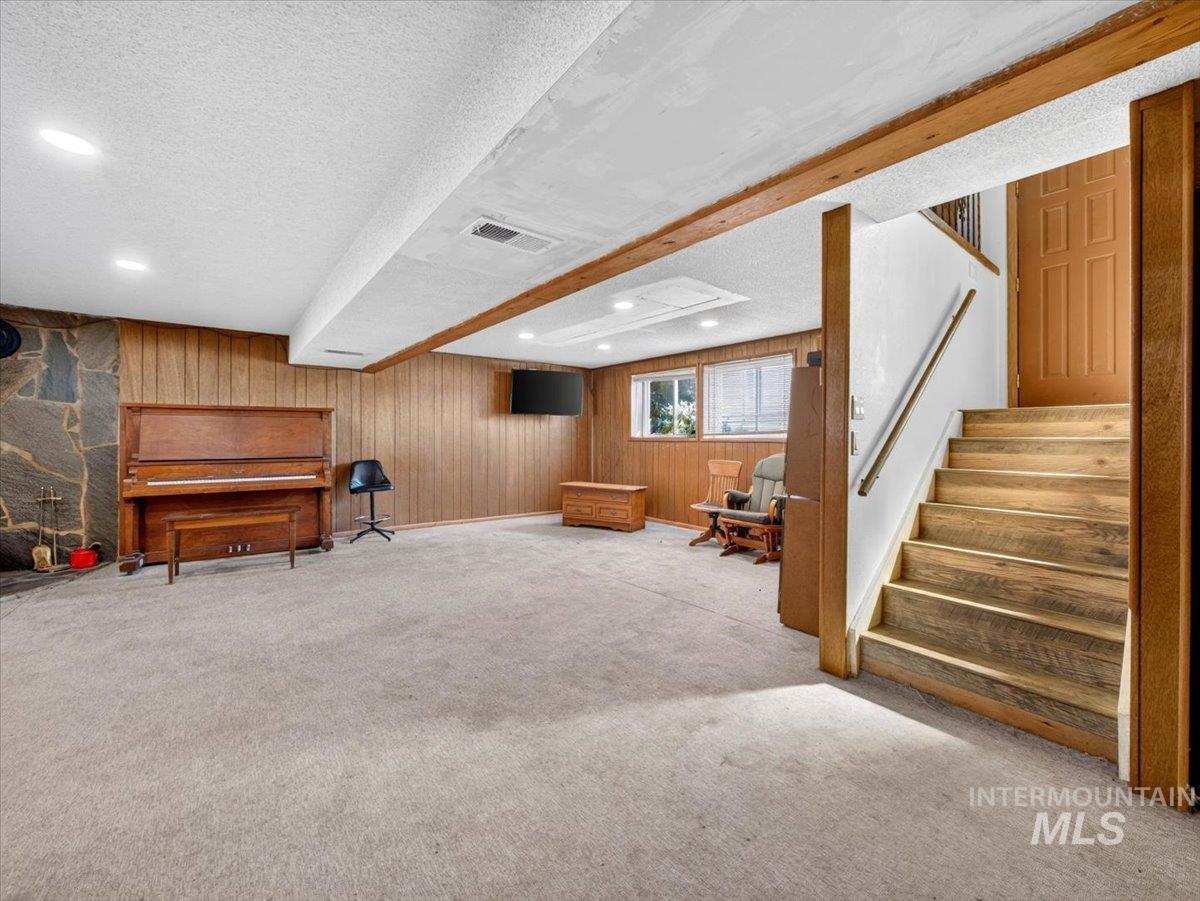 790 E 12th Street Property Photo 29