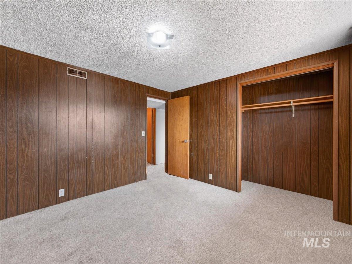 790 E 12th Street Property Photo 40