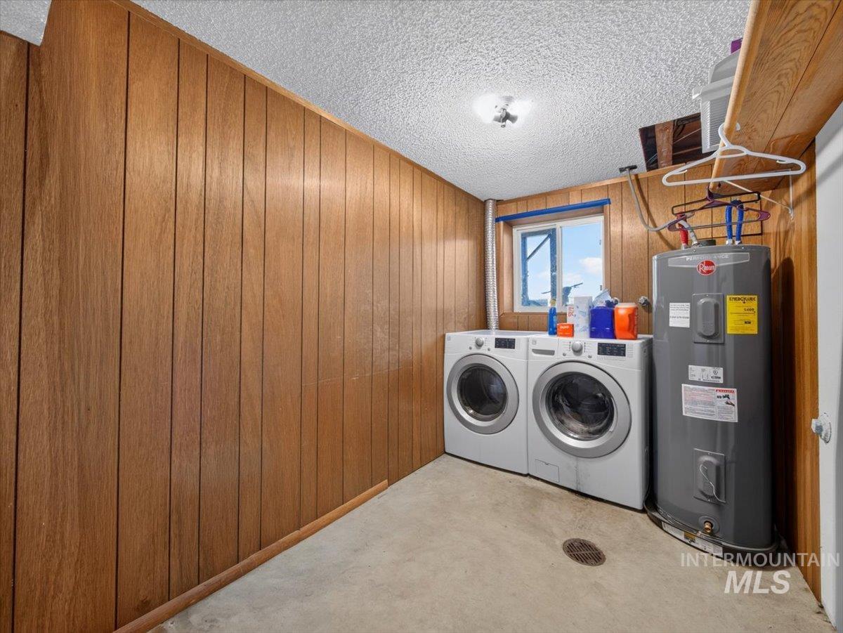 790 E 12th Street Property Photo 41