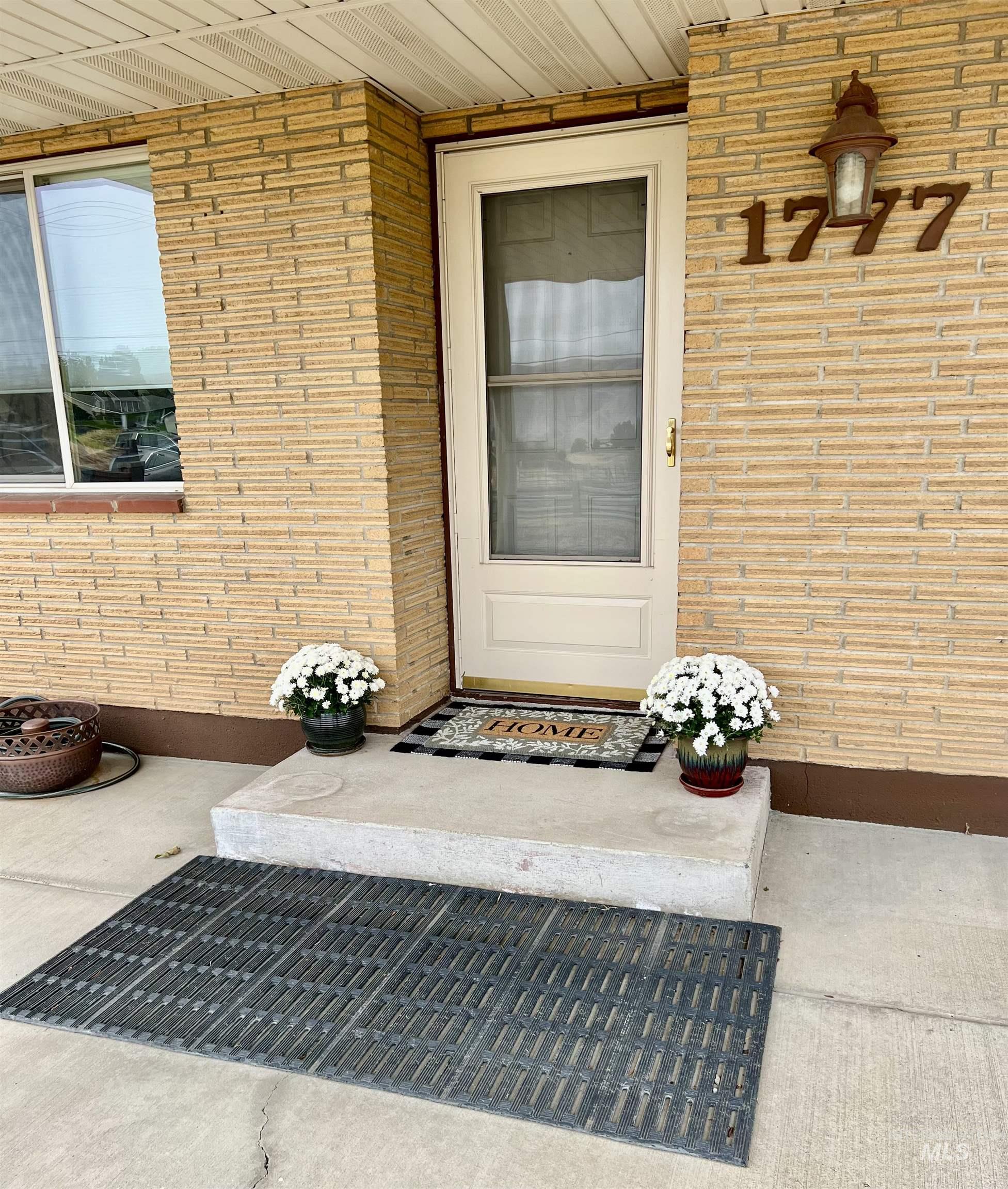 1777 4th Ave. Property Photo 2