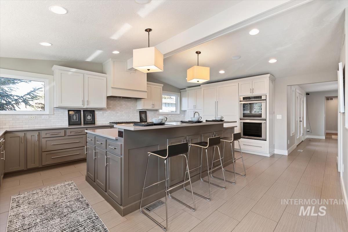 709 E Braemere Property Photo 8