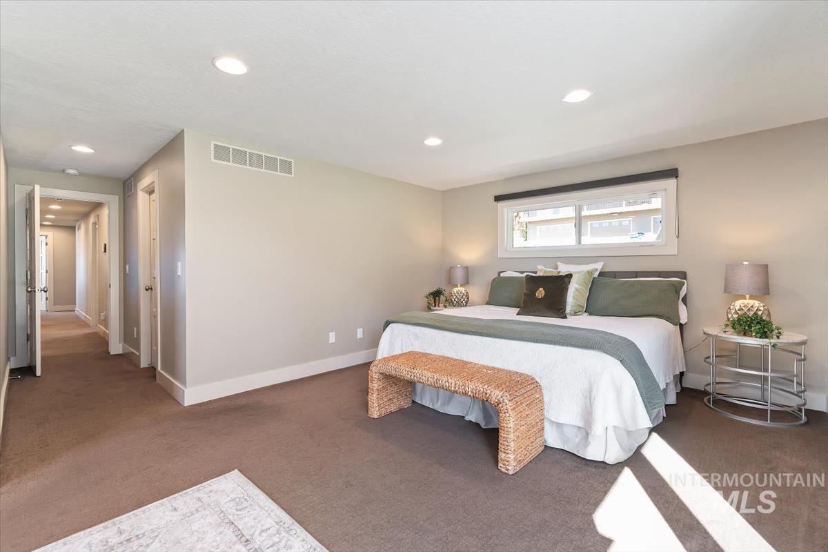 709 E Braemere Property Photo 14