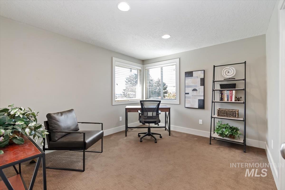709 E Braemere Property Photo 26