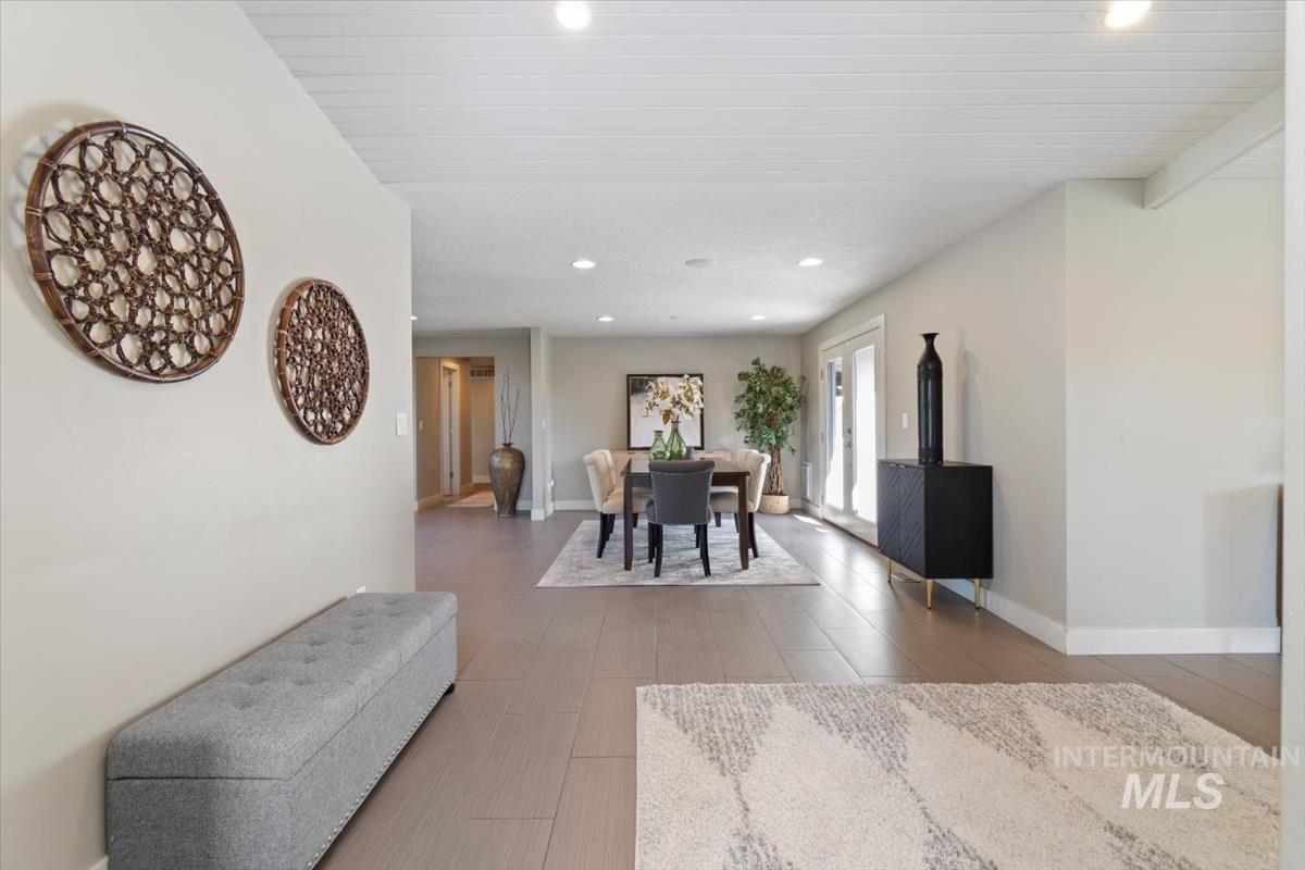 709 E Braemere Property Photo 35