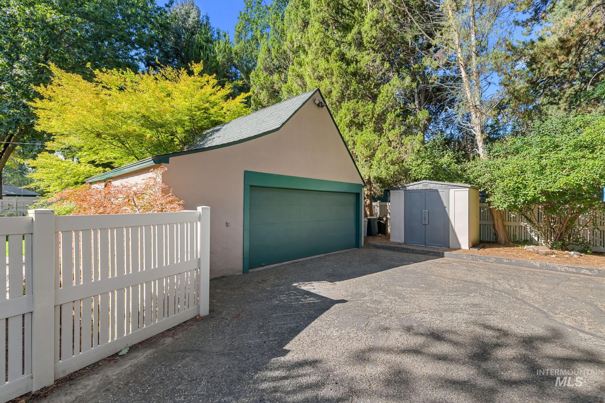 1325 S Owyhee St Property Photo 45