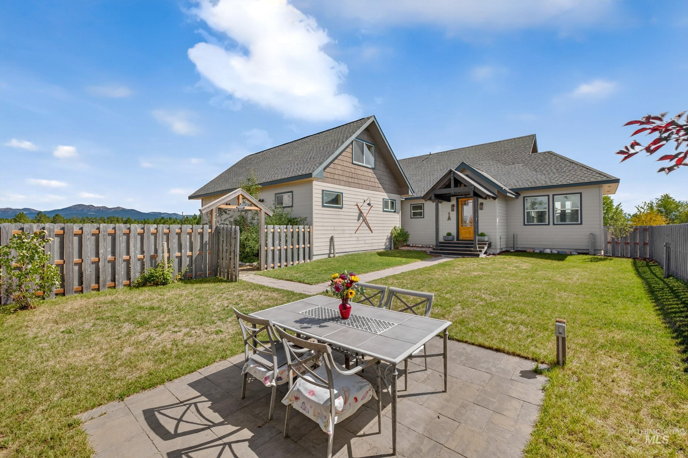 59 Salmon Loop Property Photo 44