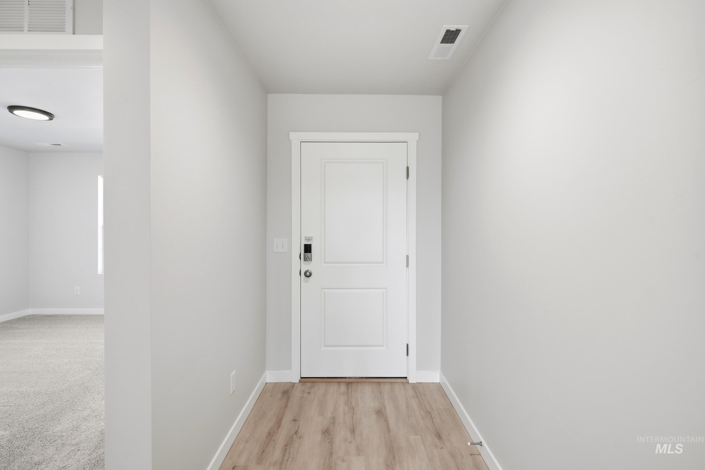 4486 S Amsterdam Ave Property Photo 2