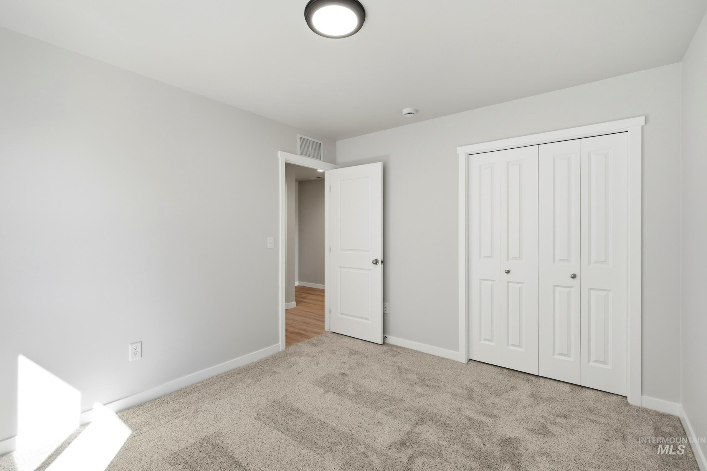 4486 S Amsterdam Ave Property Photo 13