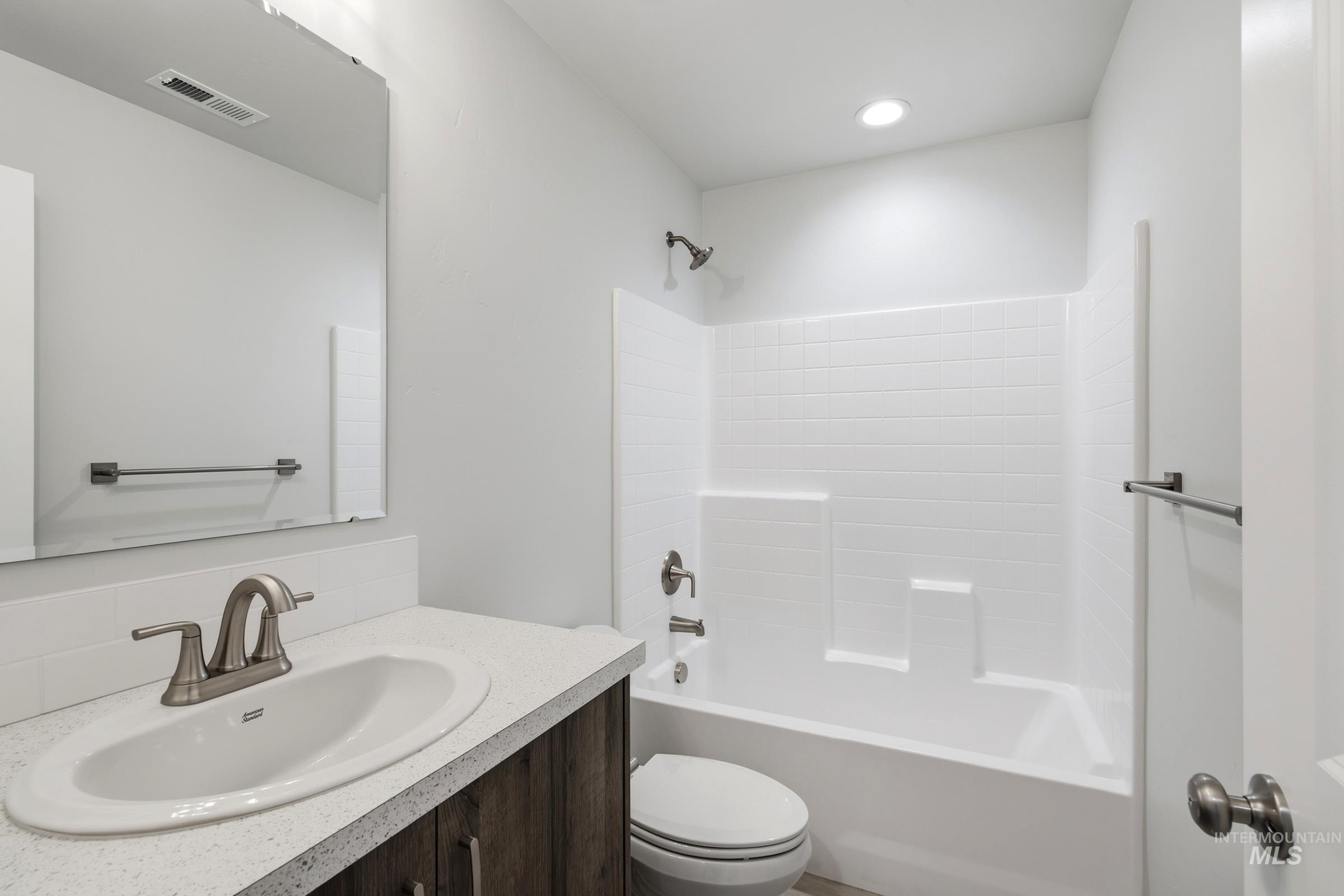4486 S Amsterdam Ave Property Photo 14