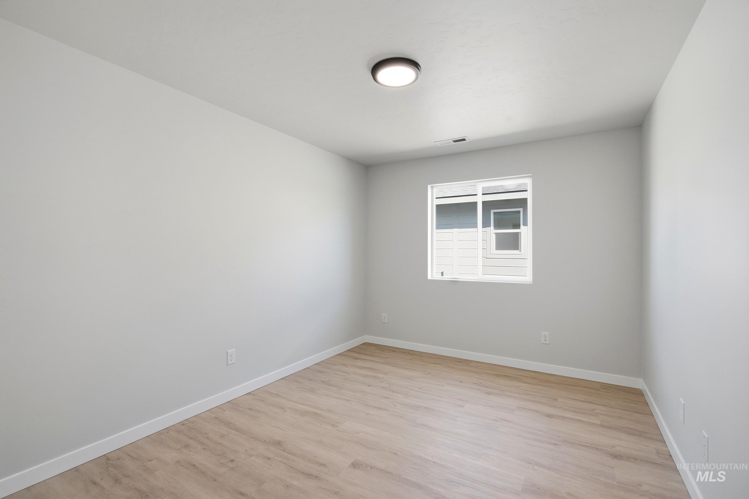 4486 S Amsterdam Ave Property Photo 16