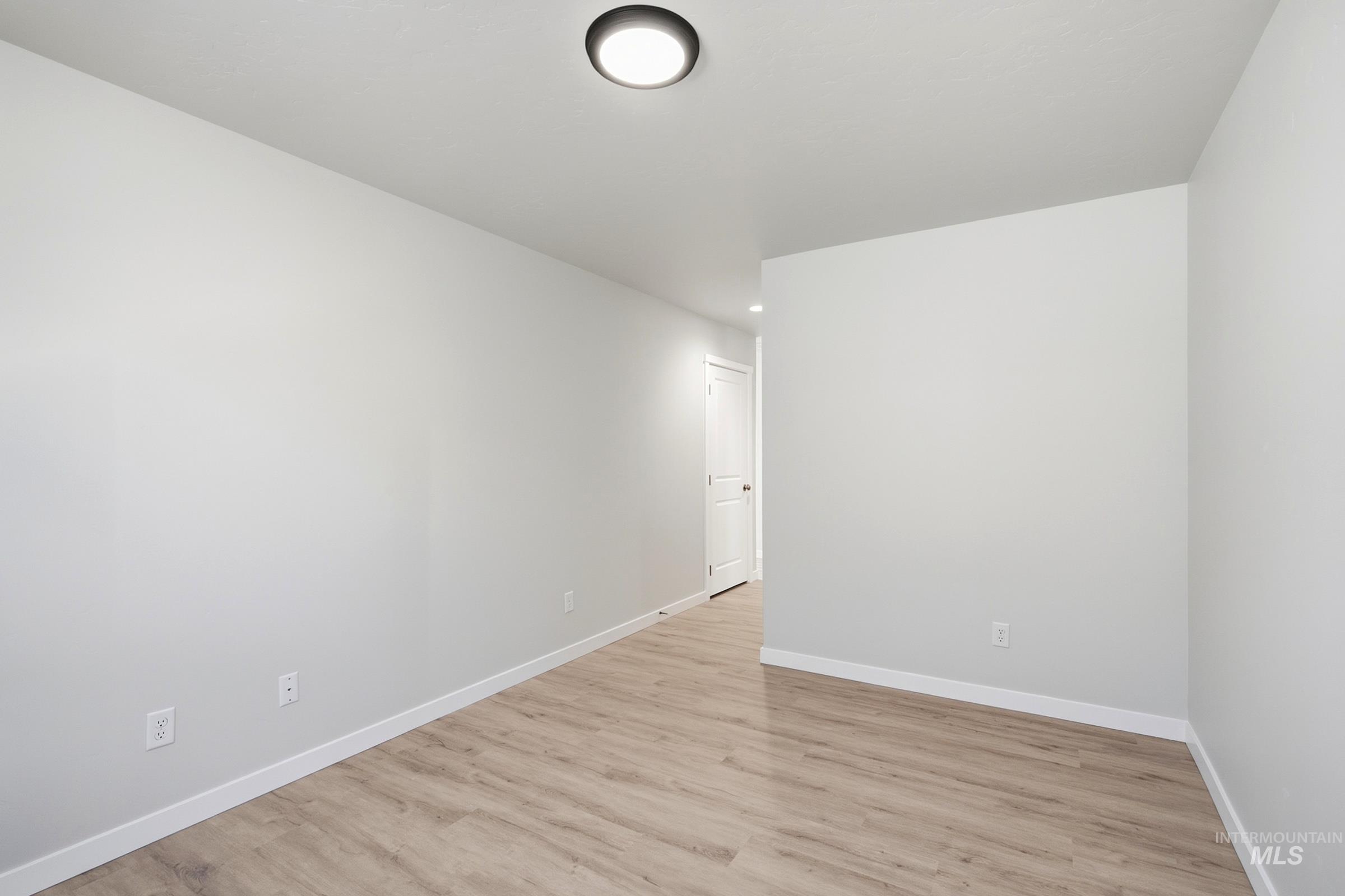 4486 S Amsterdam Ave Property Photo 17