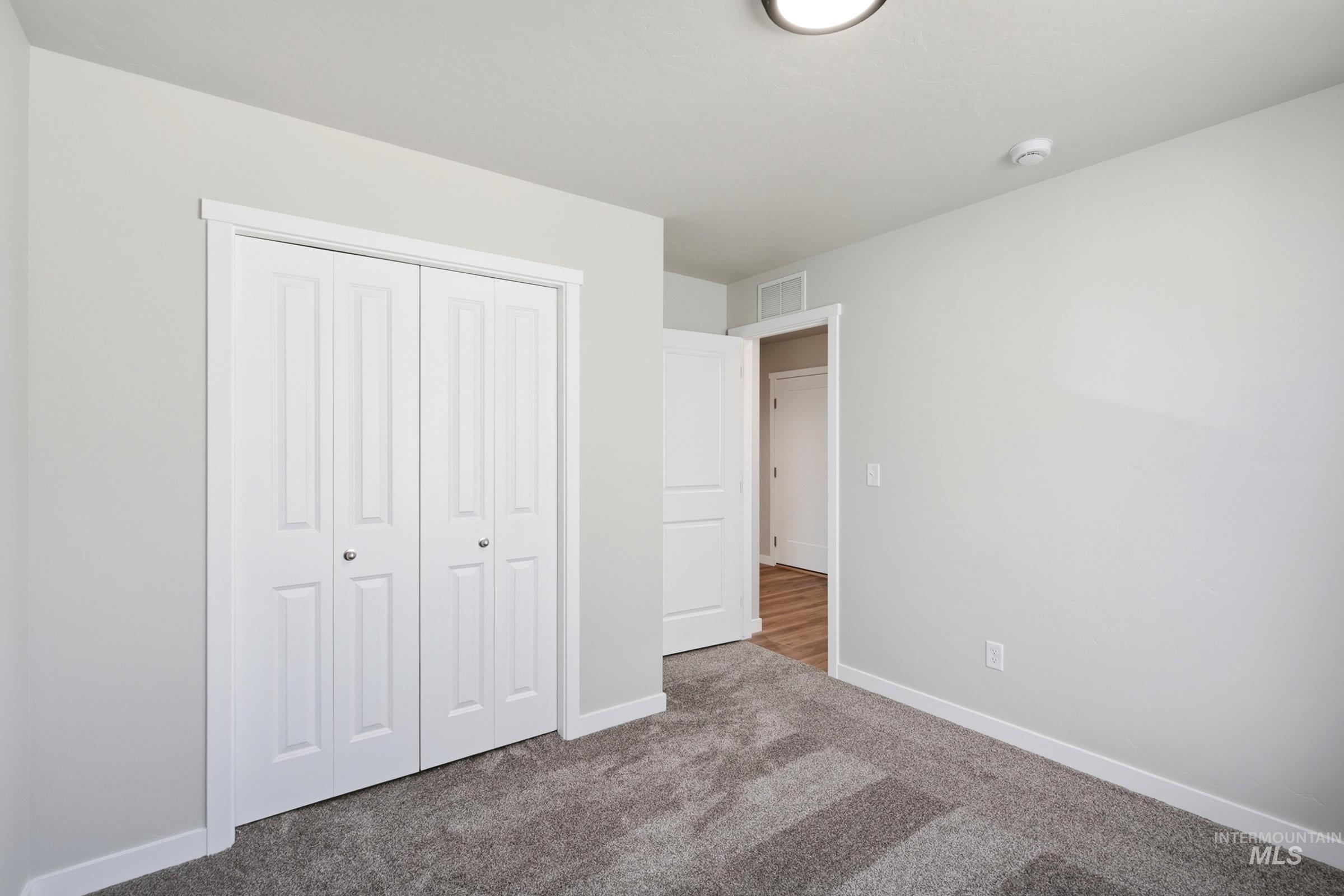 4468 S Amsterdam Ave Property Photo 13