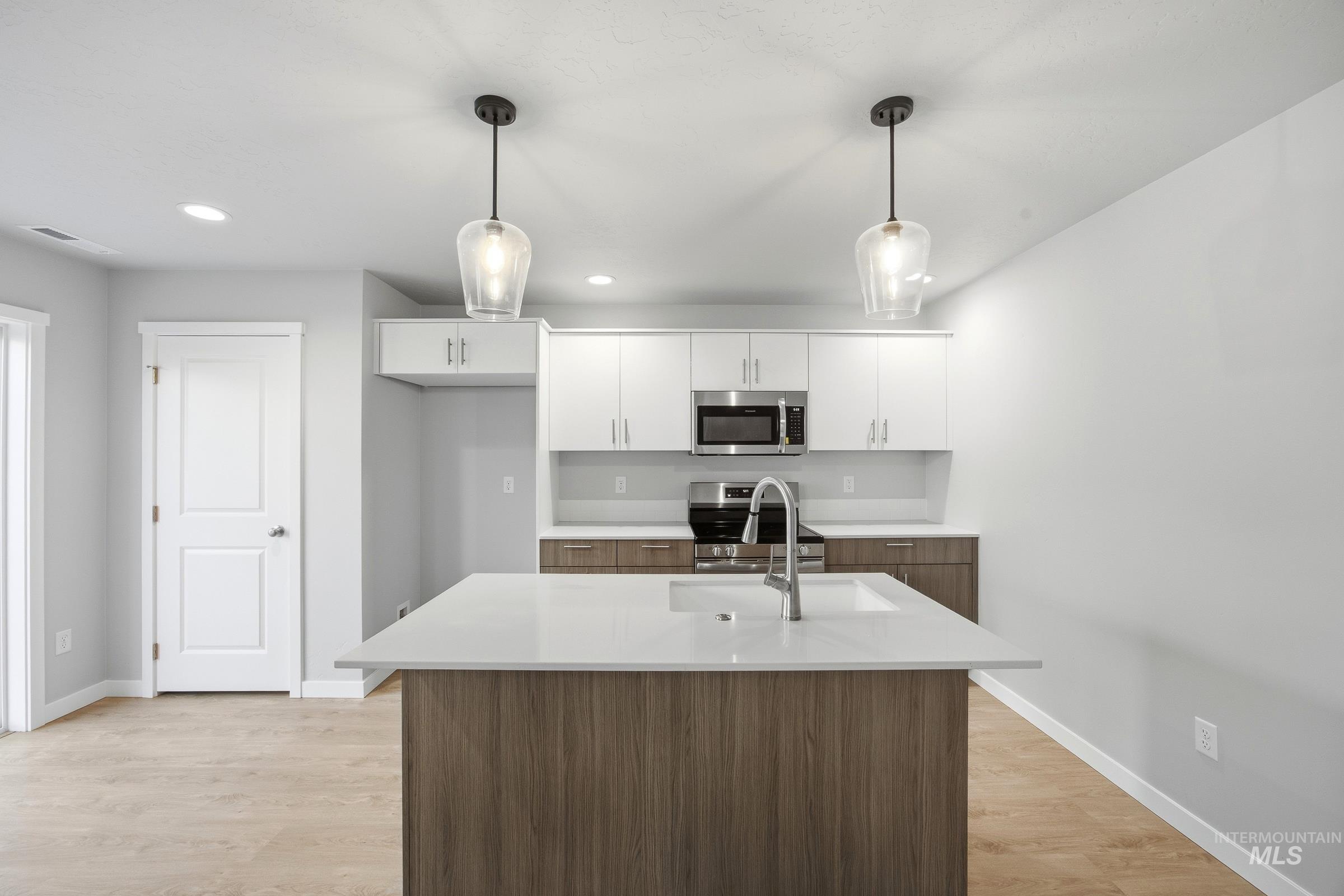 102 Bighorn St Property Photo 3
