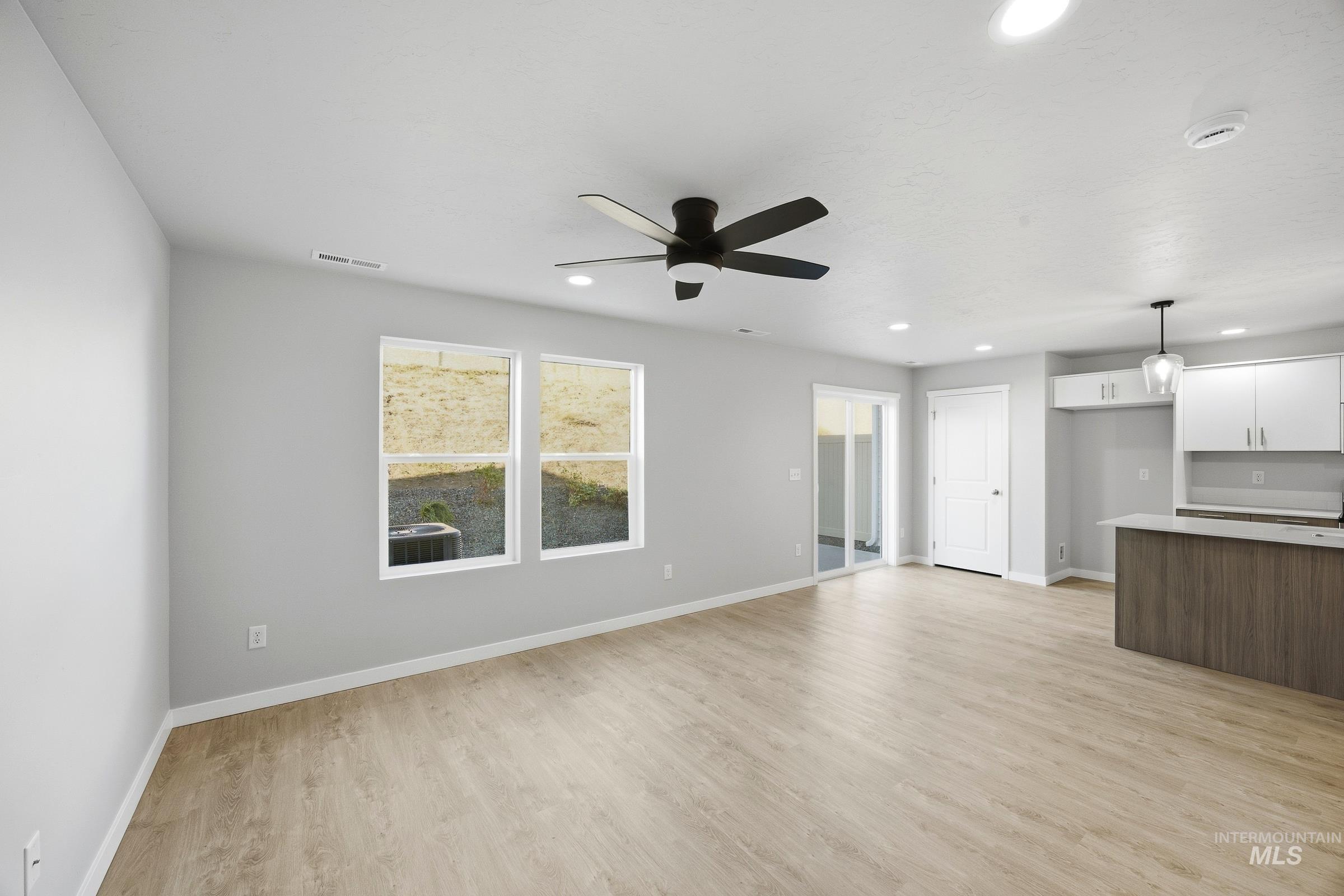 102 Bighorn St Property Photo 8