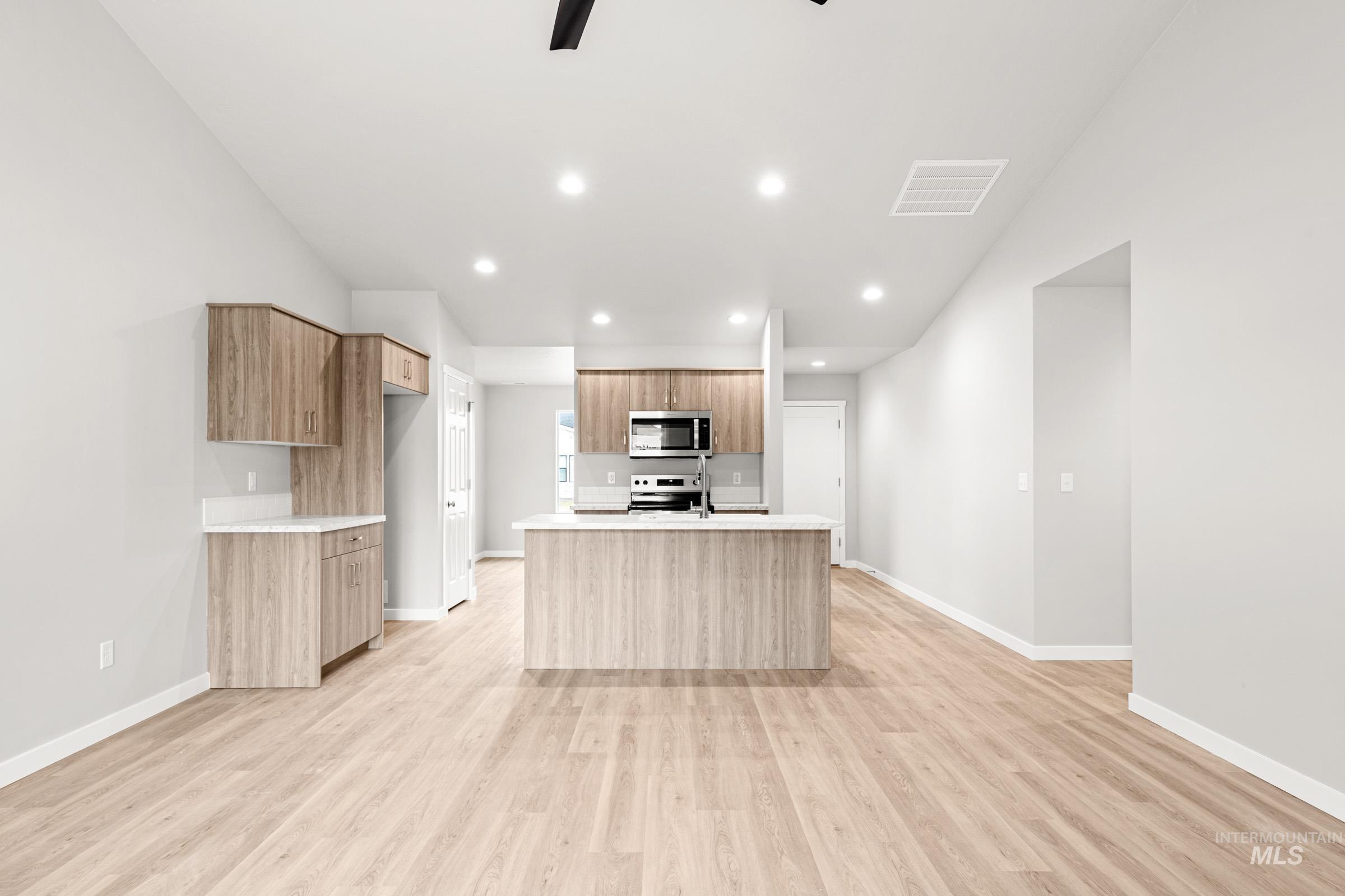 4450 S Amsterdam Ave Property Photo 8