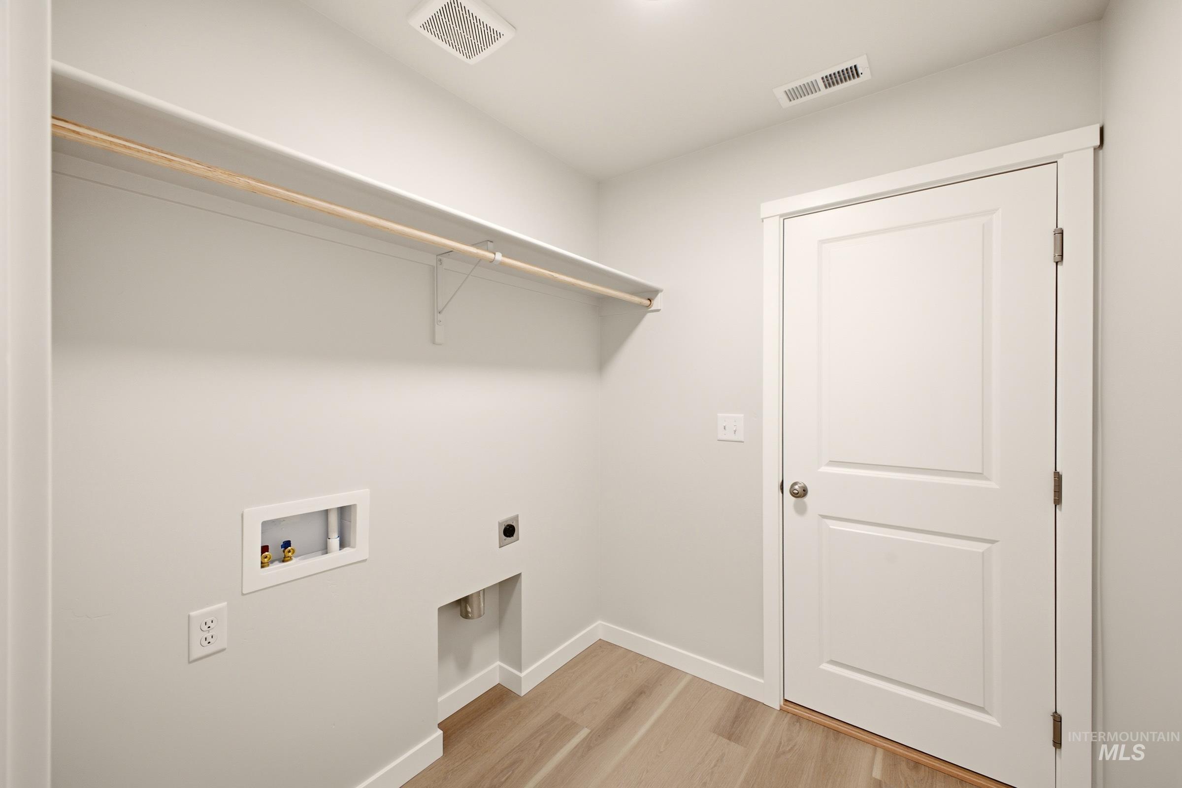 4450 S Amsterdam Ave Property Photo 13