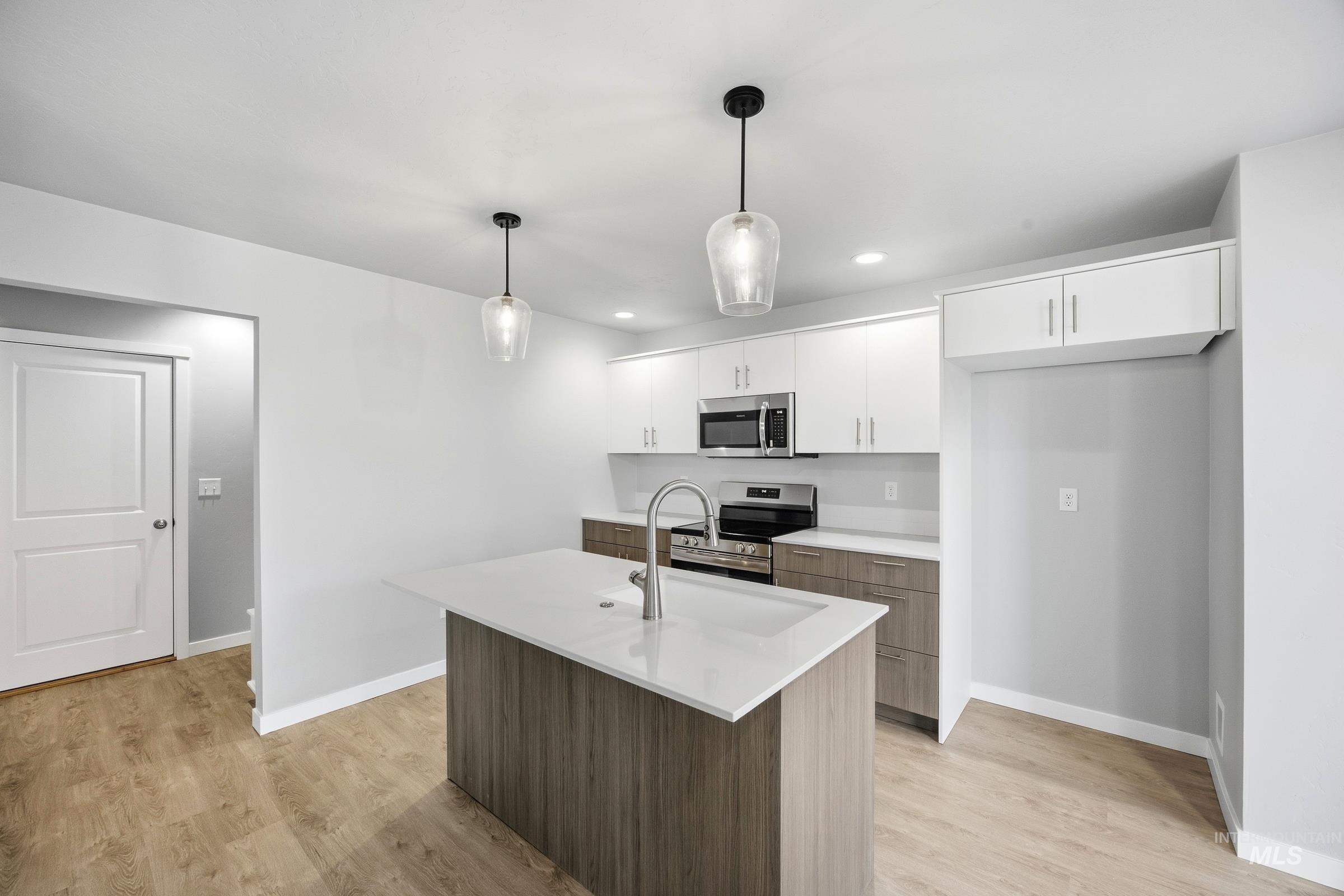 100 Bighorn St Property Photo 3