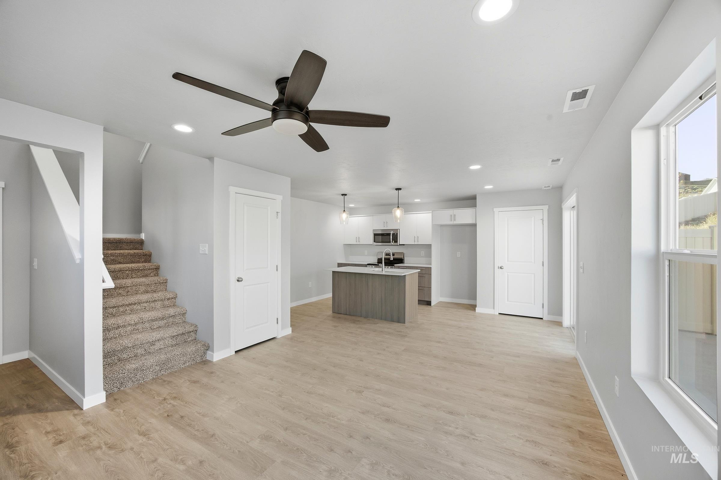 100 Bighorn St Property Photo 7
