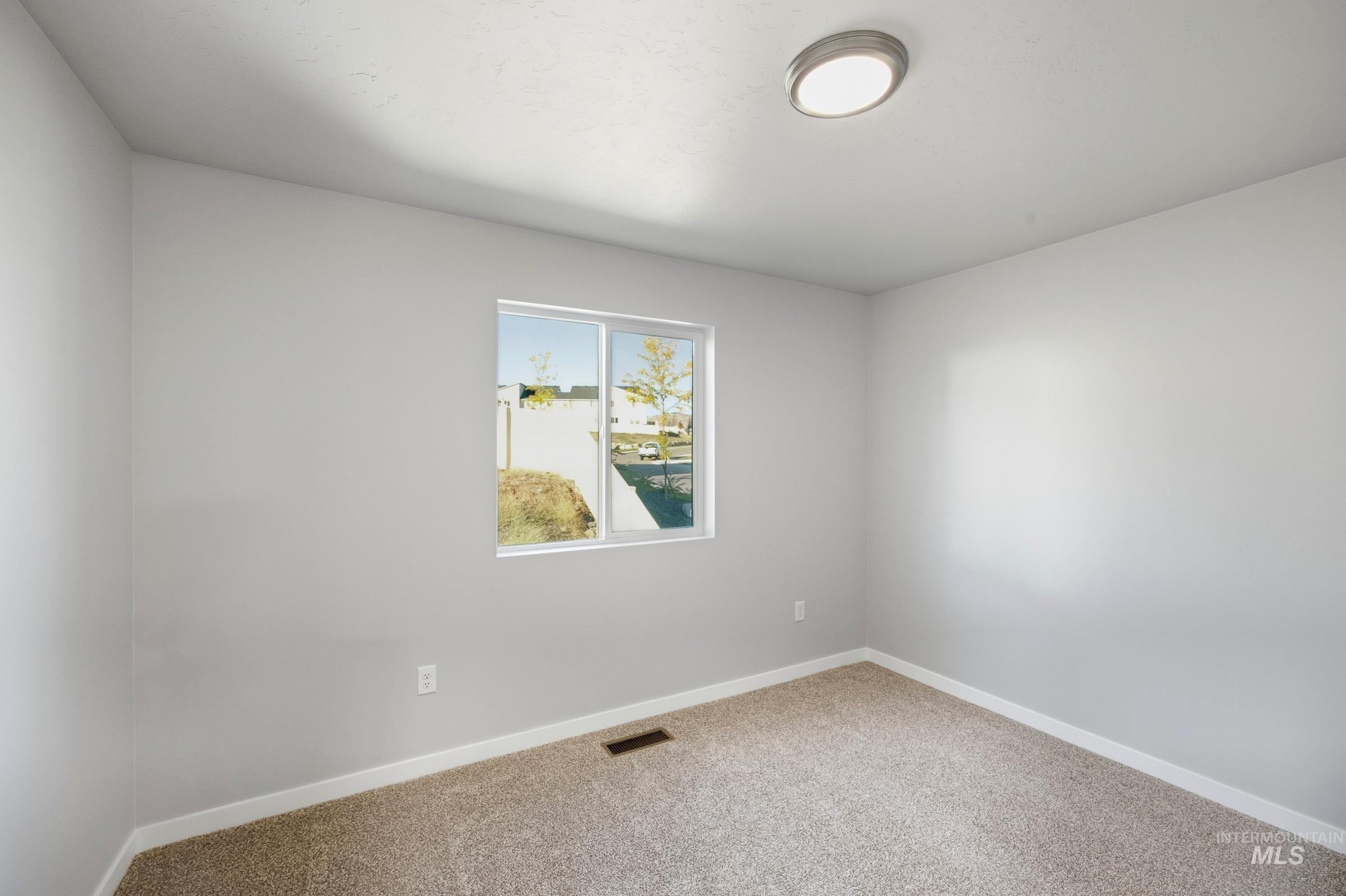 100 Bighorn St Property Photo 10