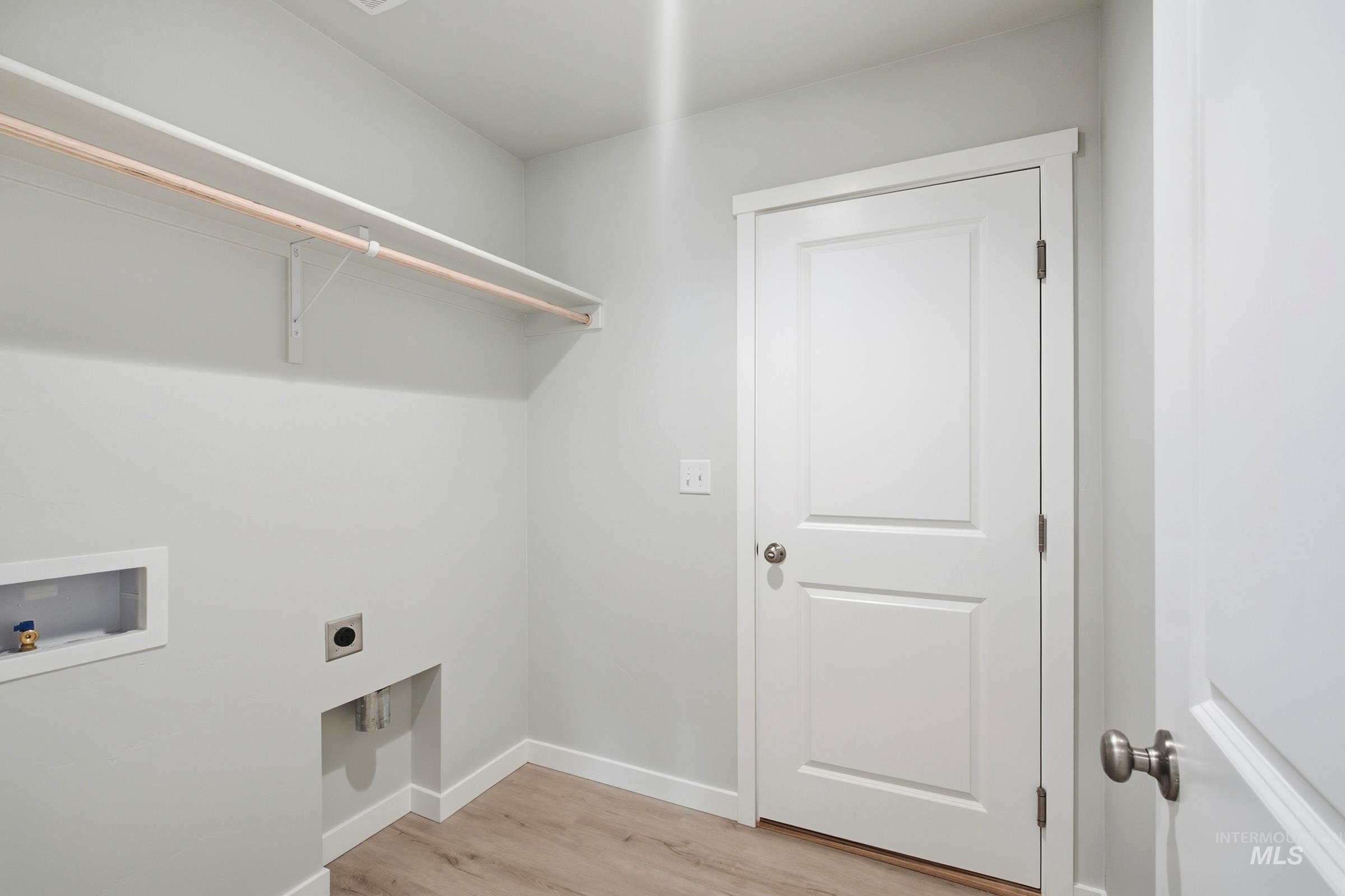 4432 S Amsterdam Ave Property Photo 14
