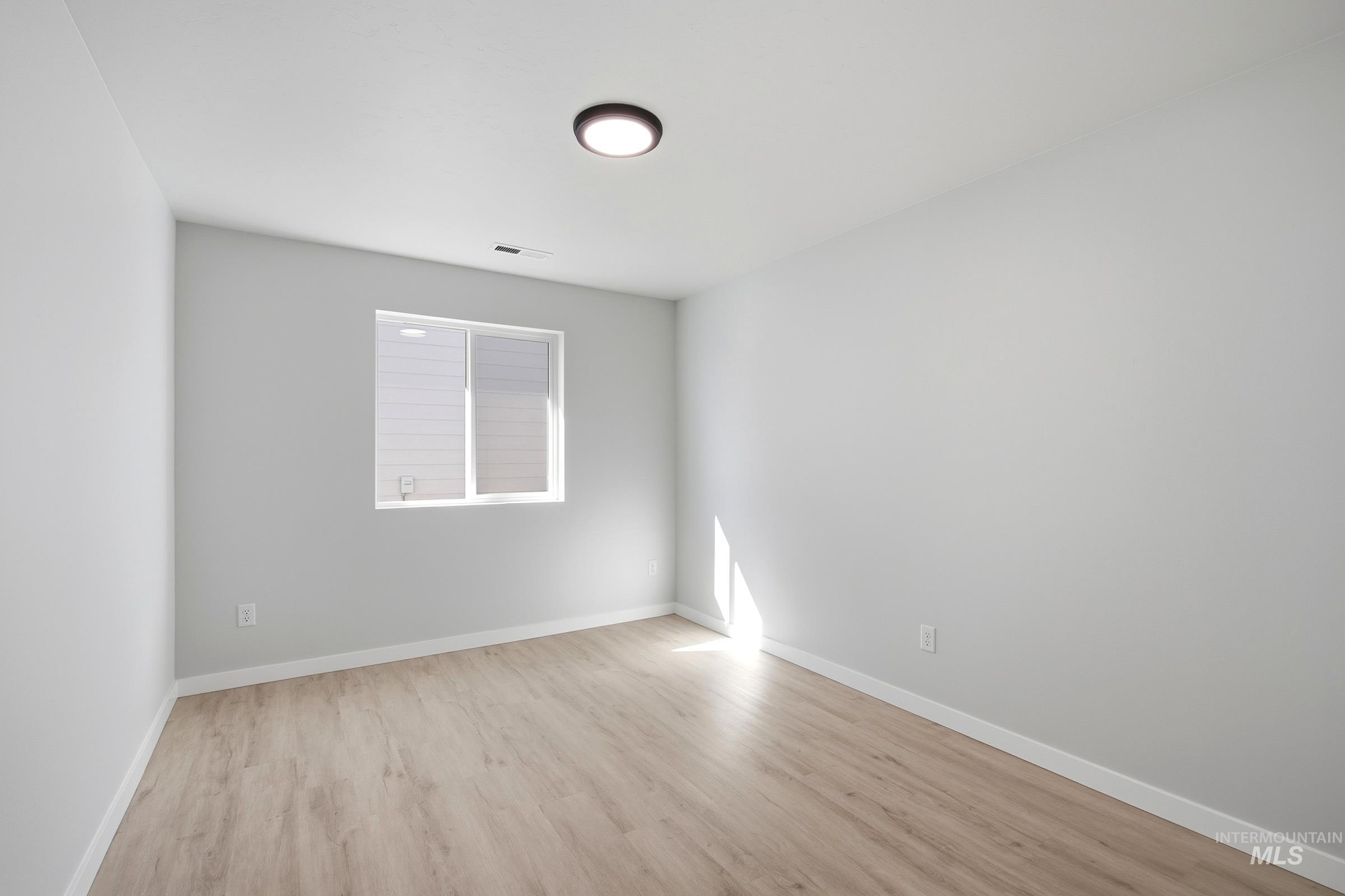 4432 S Amsterdam Ave Property Photo 15