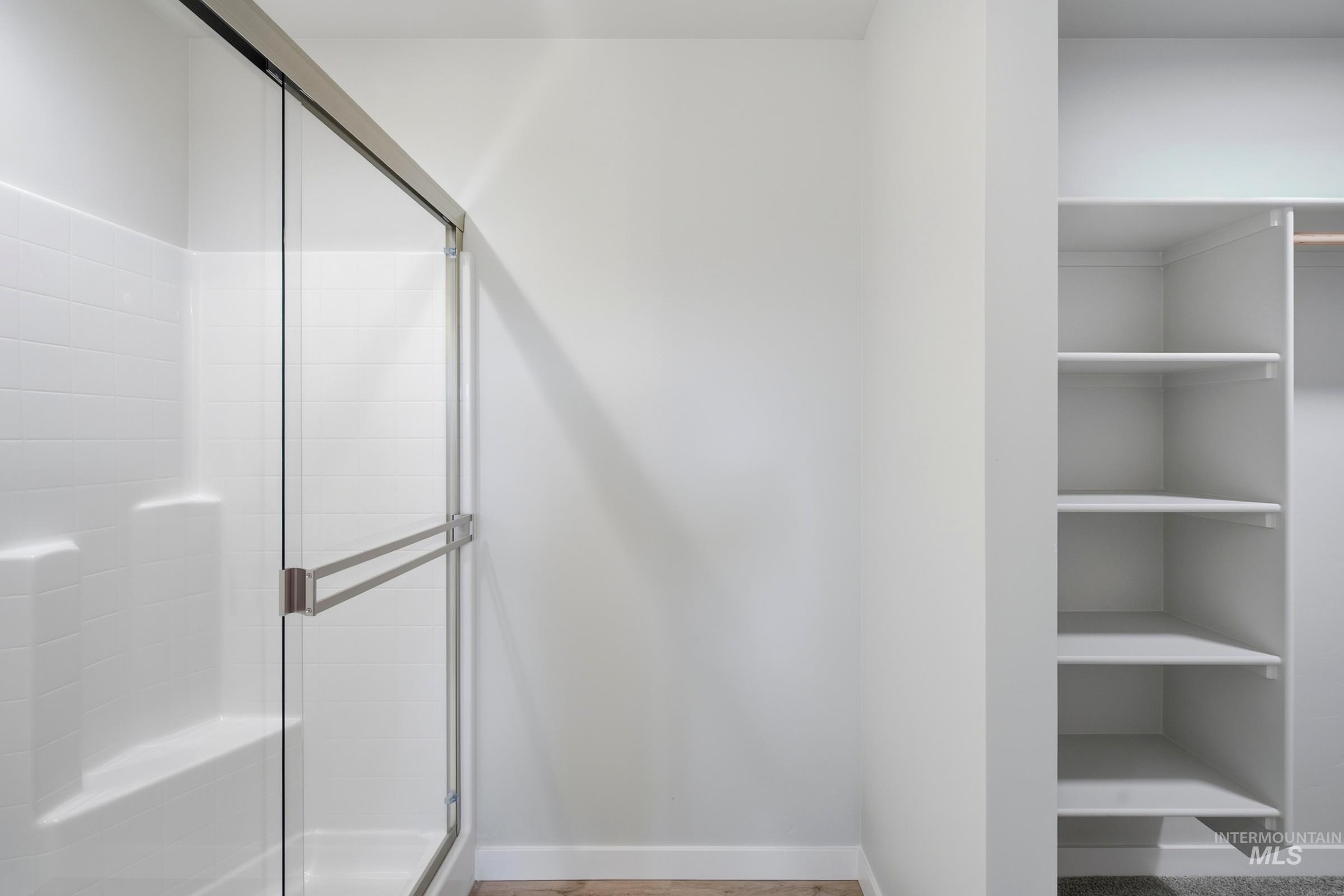 4432 S Amsterdam Ave Property Photo 20