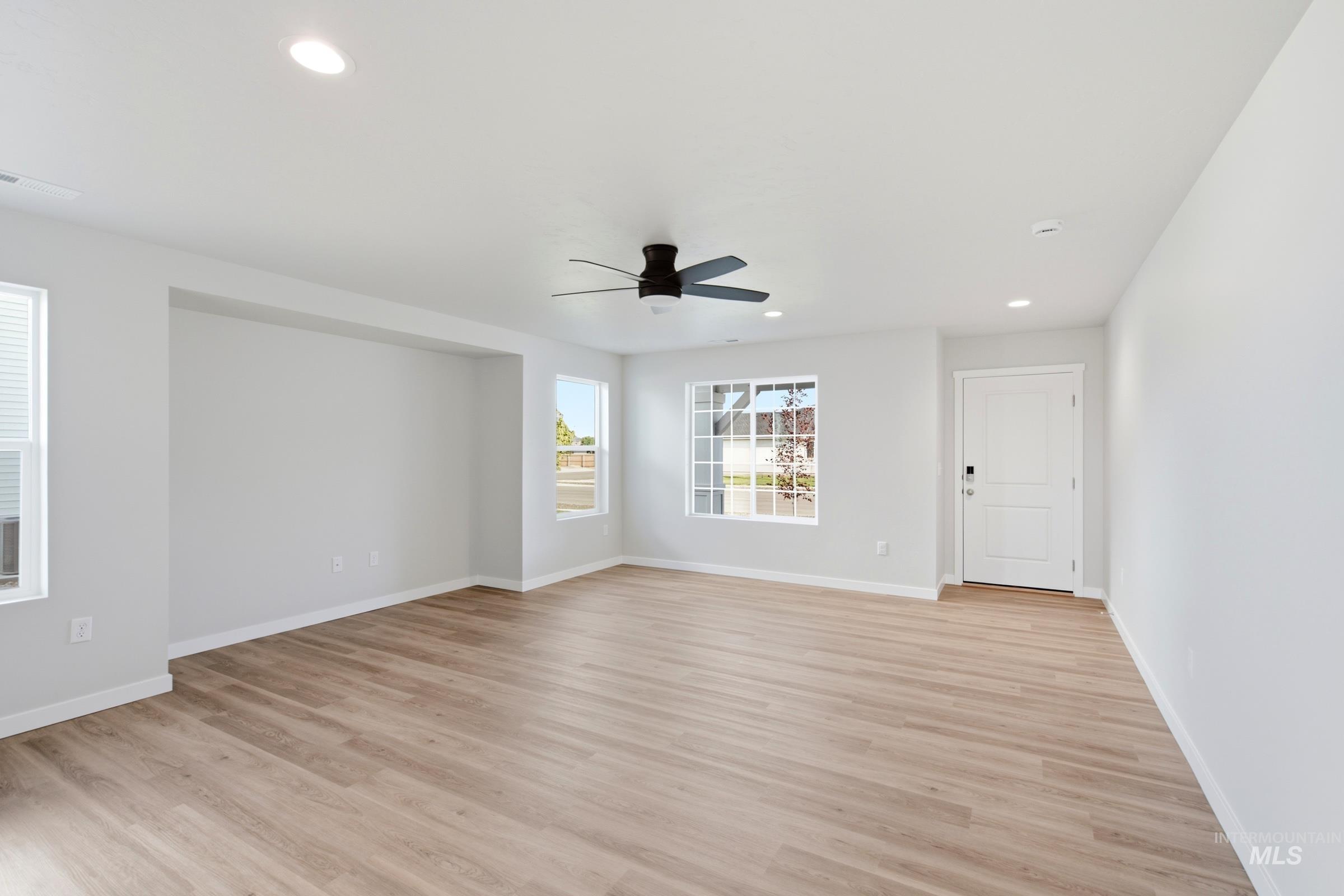 1789 Gyrfalcon St Property Photo 9