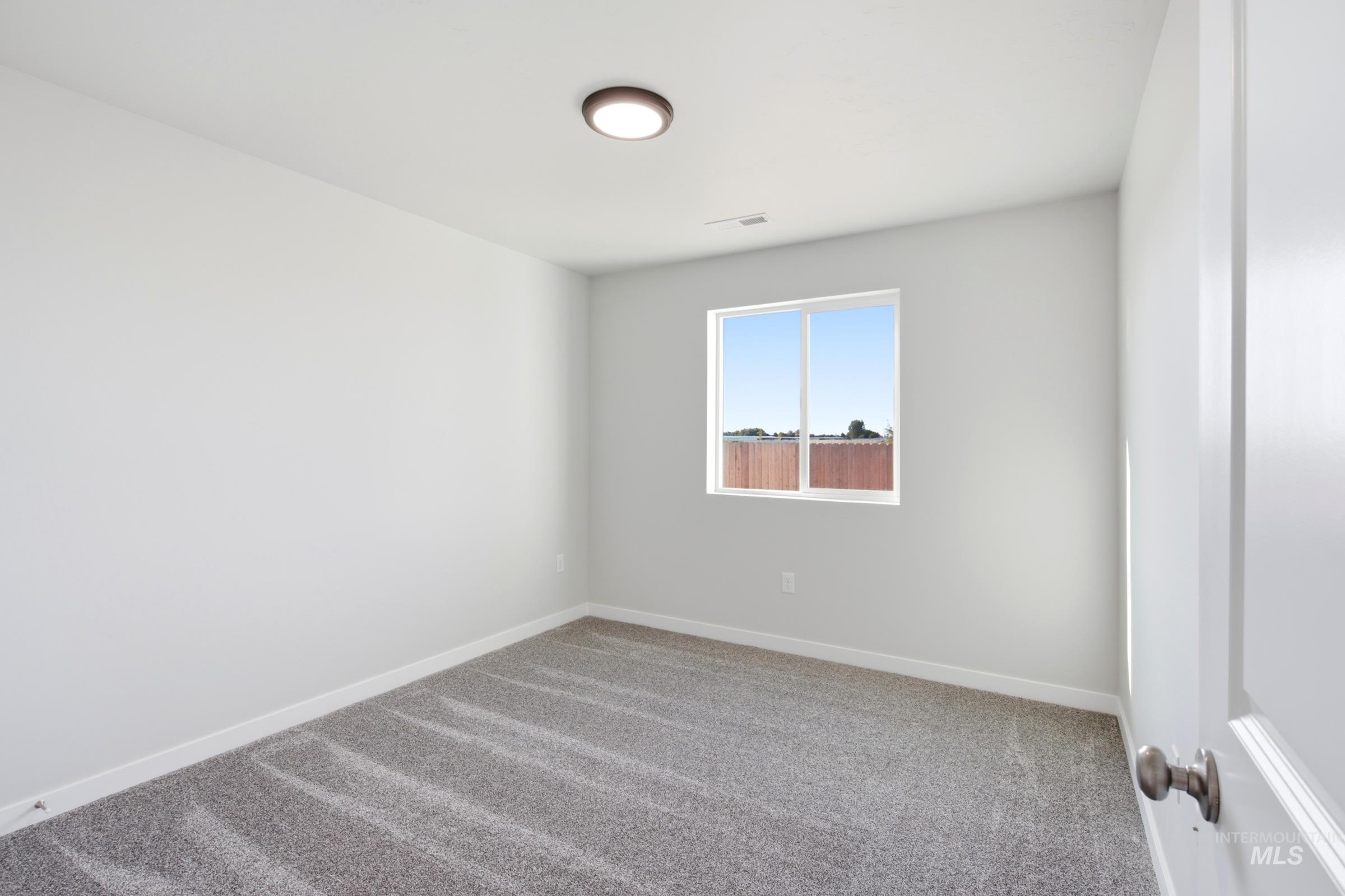 1789 Gyrfalcon St Property Photo 13