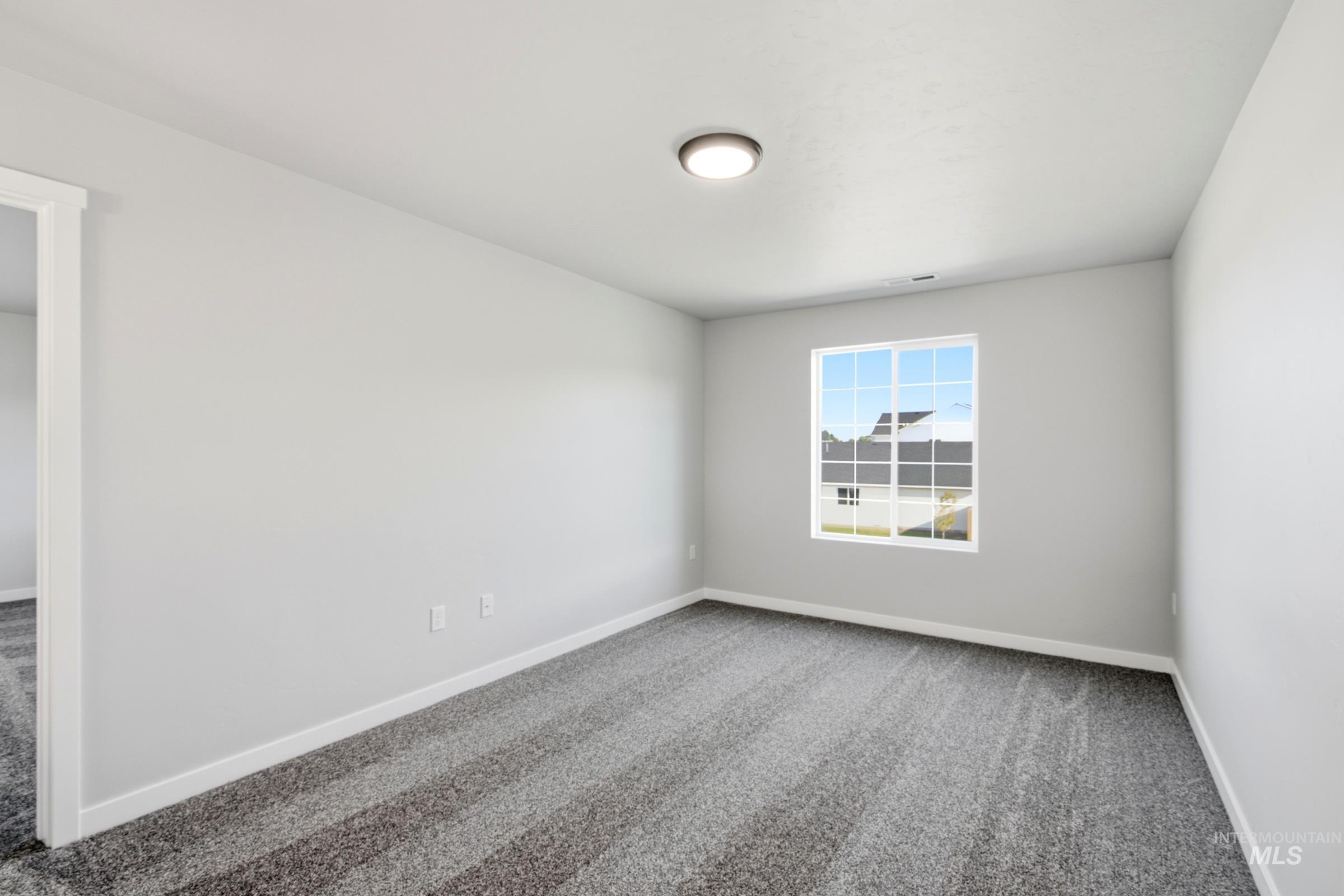 1789 Gyrfalcon St Property Photo 17