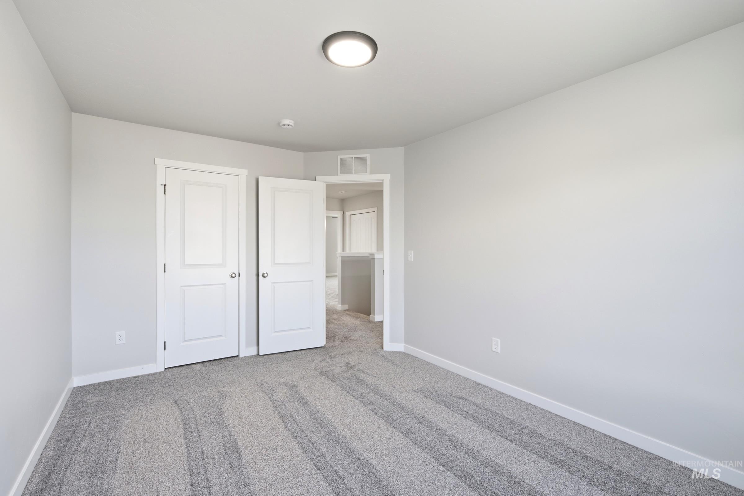 1789 Gyrfalcon St Property Photo 20