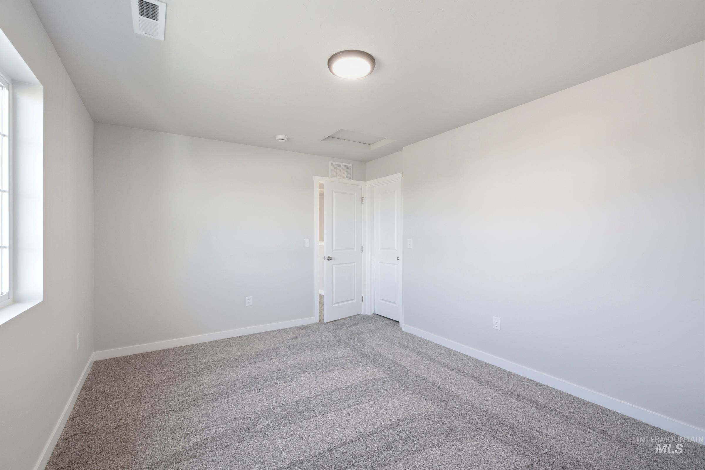 1789 Gyrfalcon St Property Photo 22
