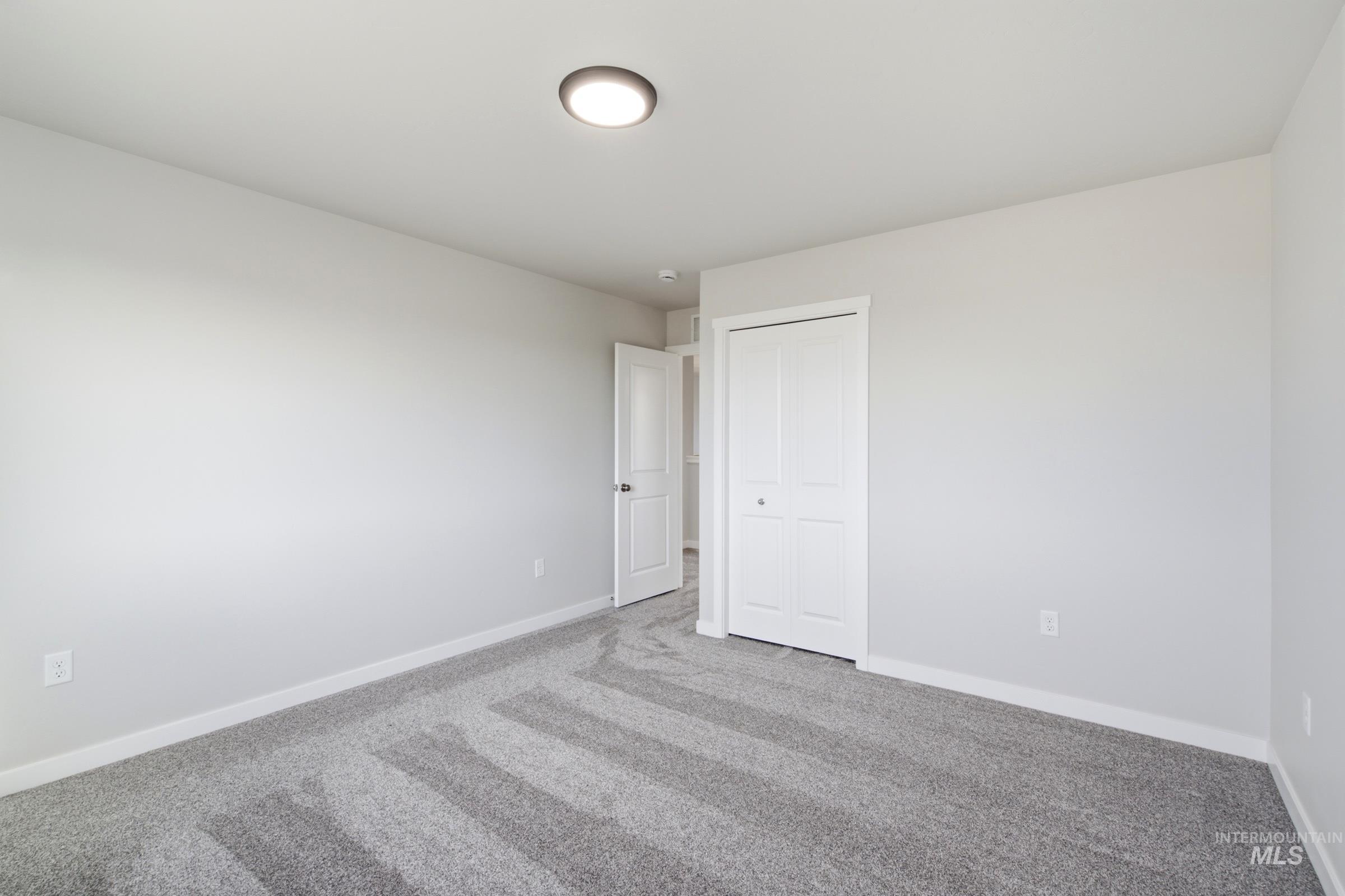 1789 Gyrfalcon St Property Photo 24