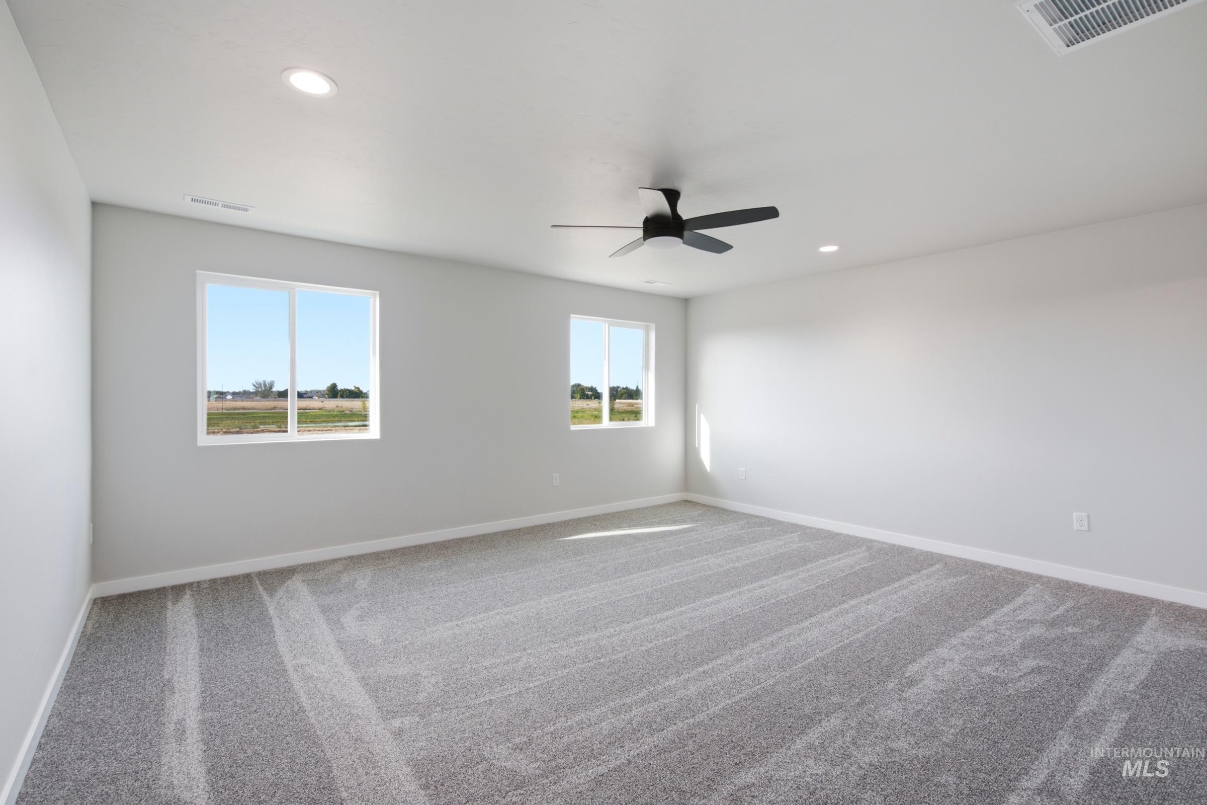 1789 Gyrfalcon St Property Photo 26