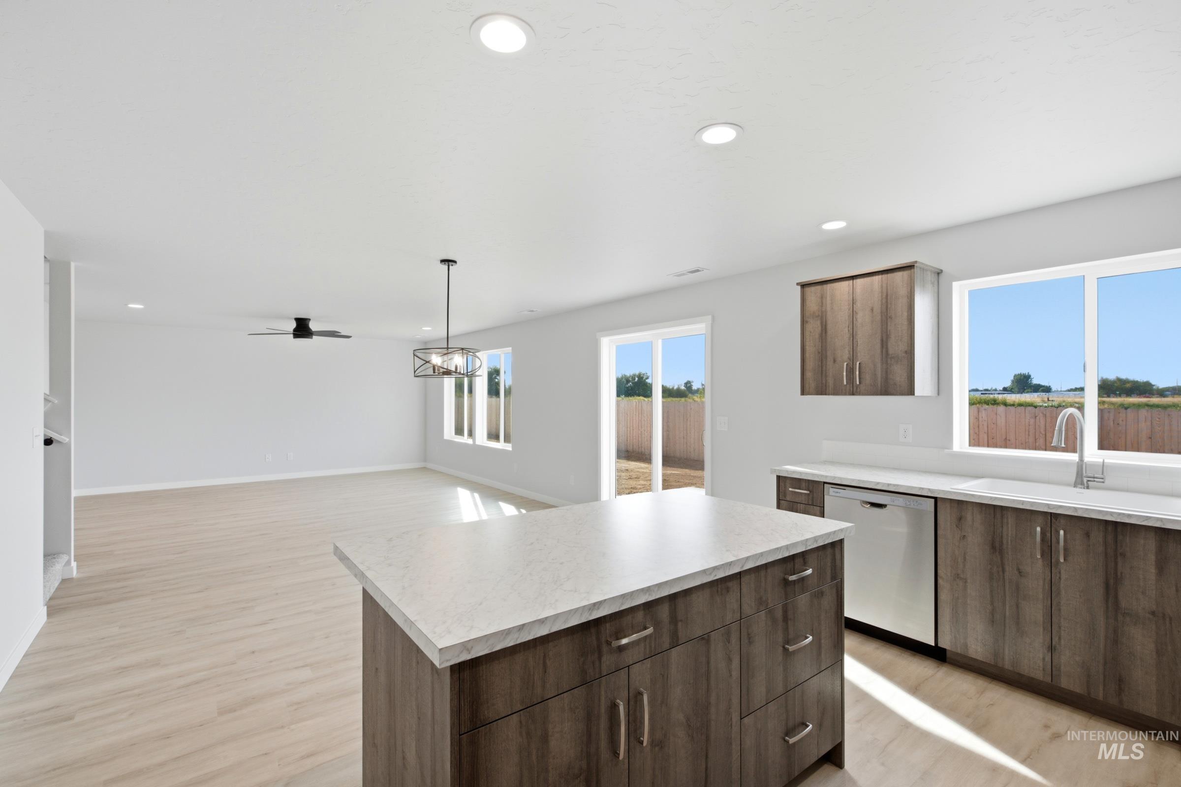 1797 Gyrfalcon St Property Photo 6