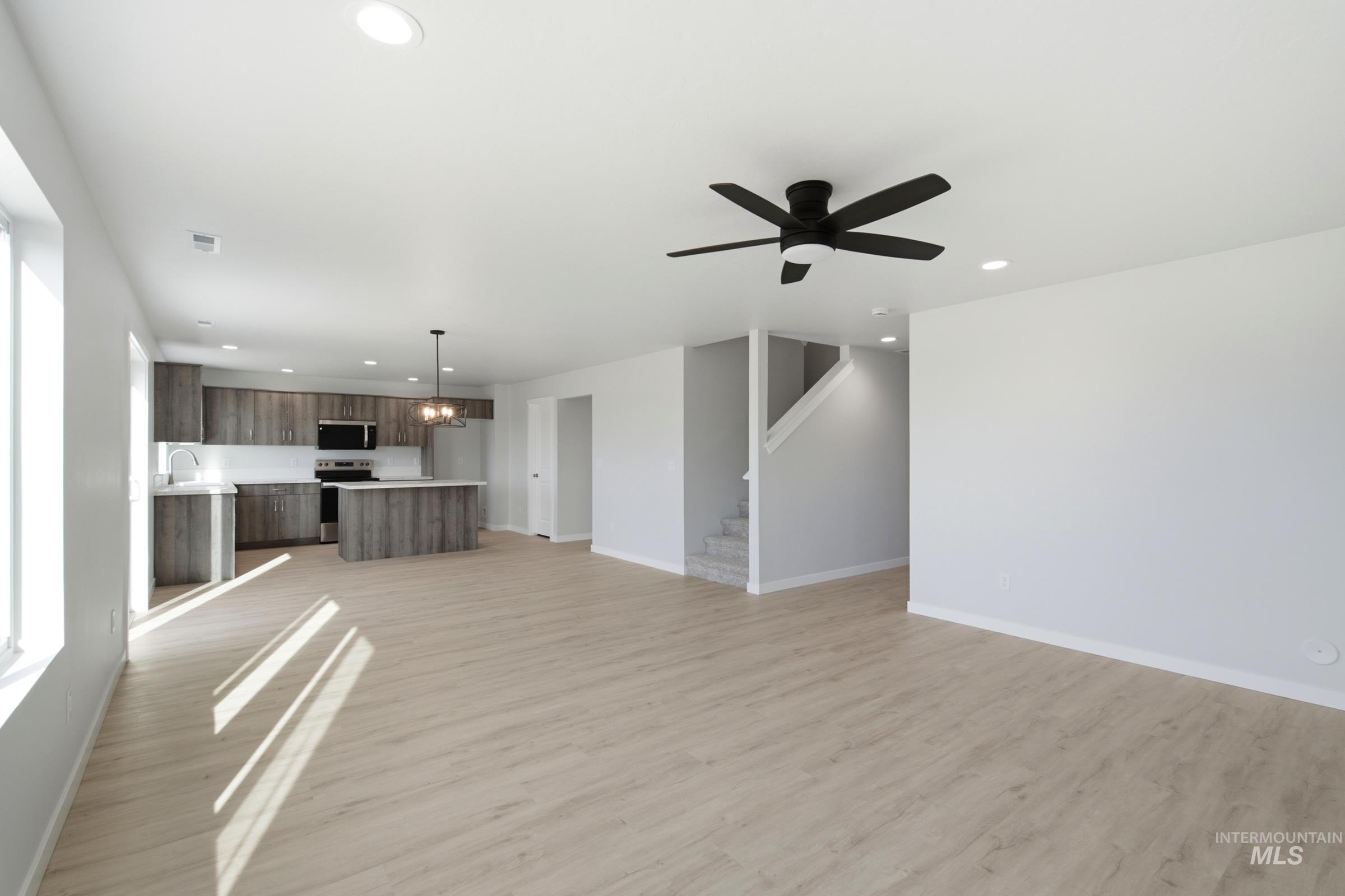 1797 Gyrfalcon St Property Photo 9