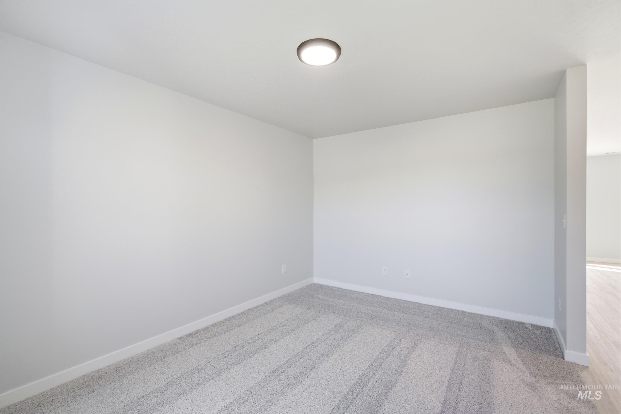 1797 Gyrfalcon St Property Photo 11
