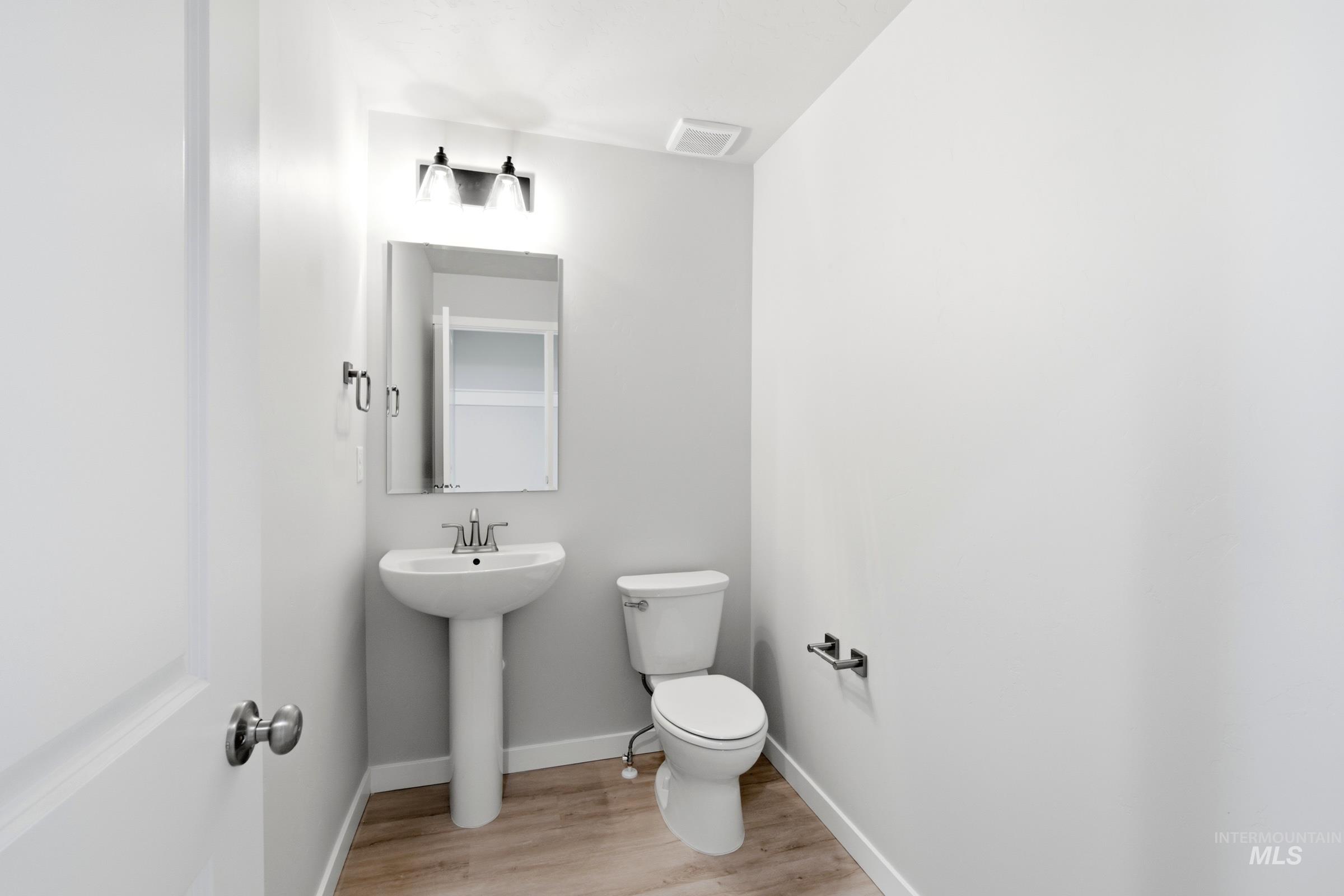 1797 Gyrfalcon St Property Photo 14