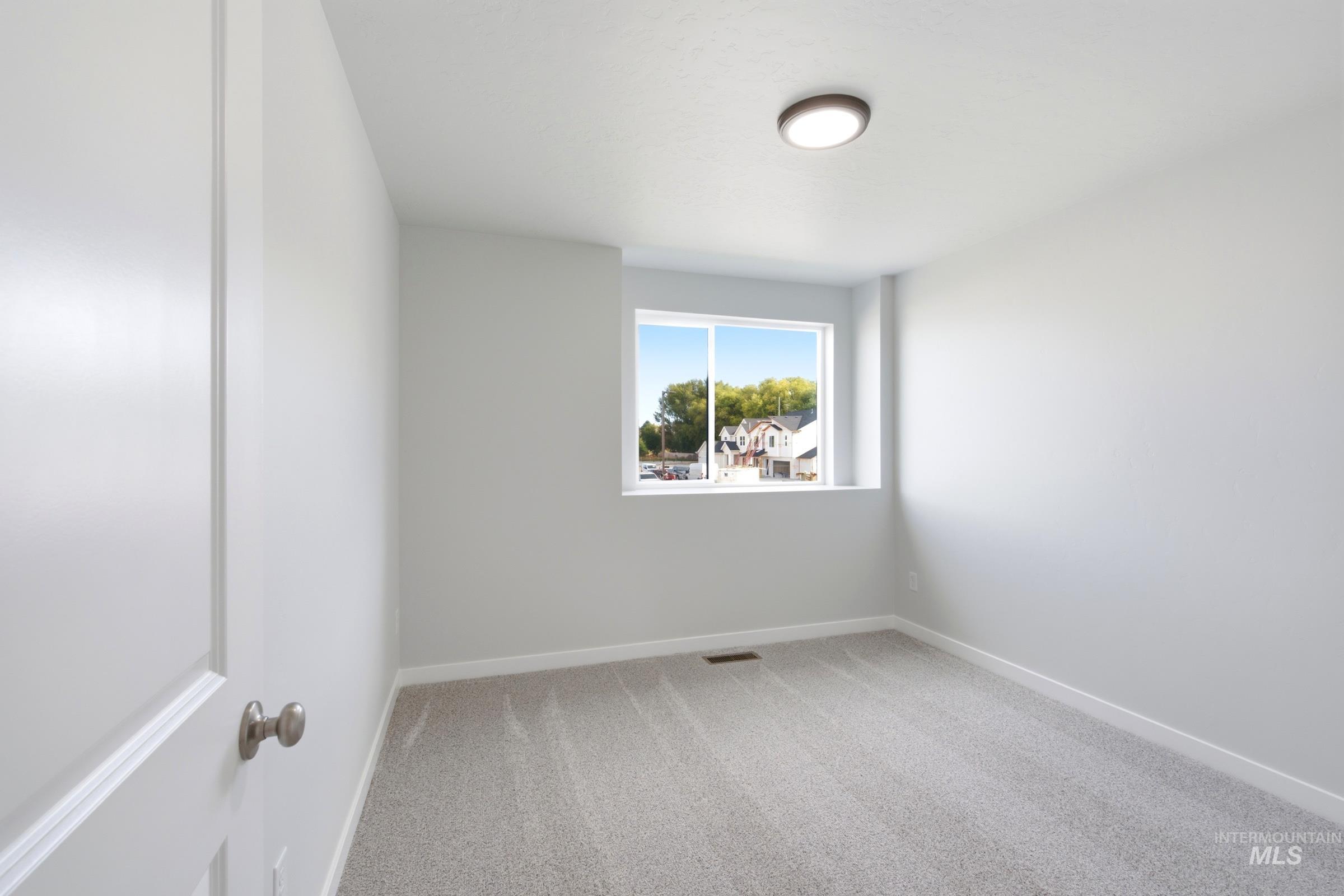 1797 Gyrfalcon St Property Photo 17