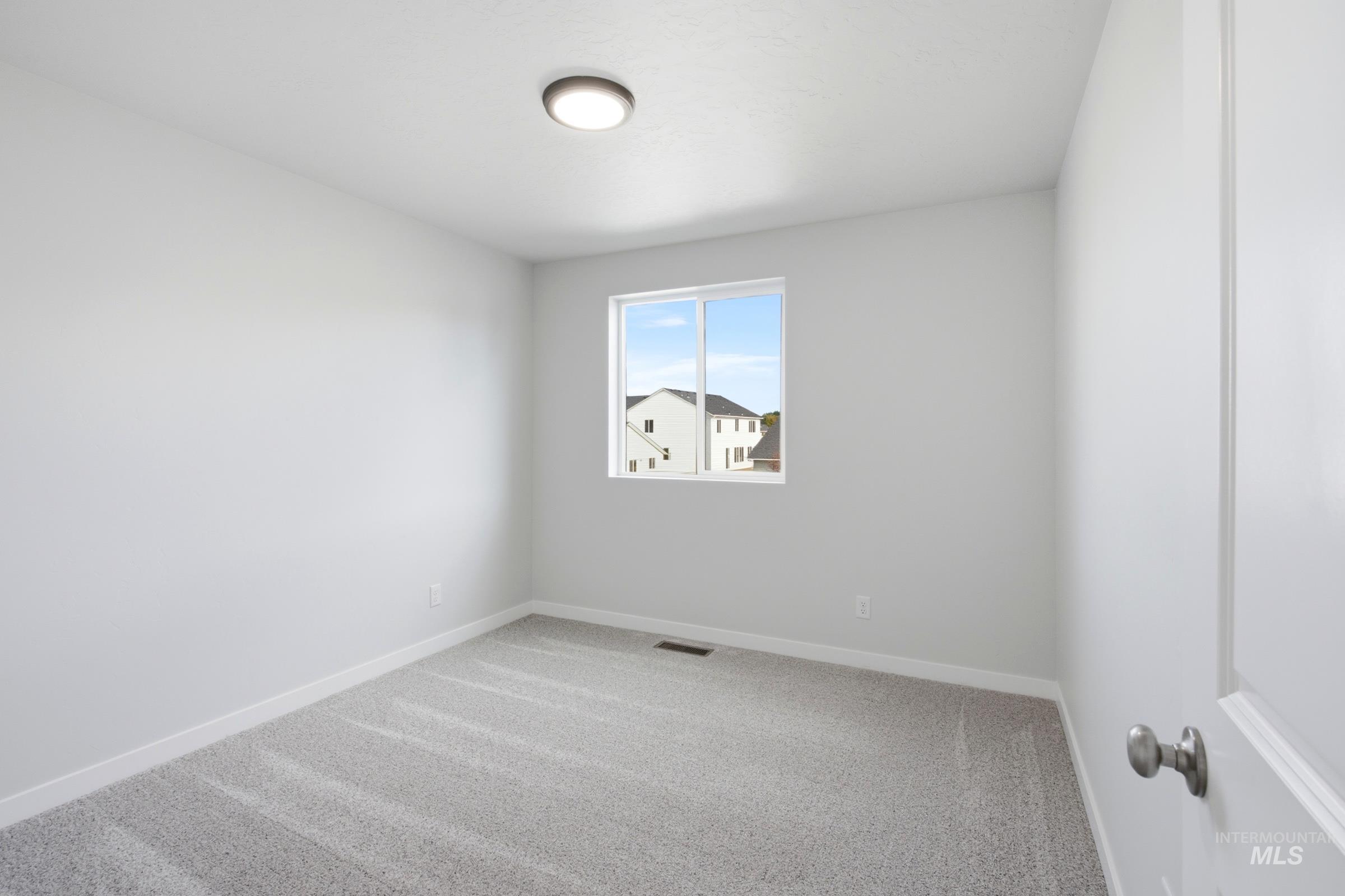 1797 Gyrfalcon St Property Photo 19