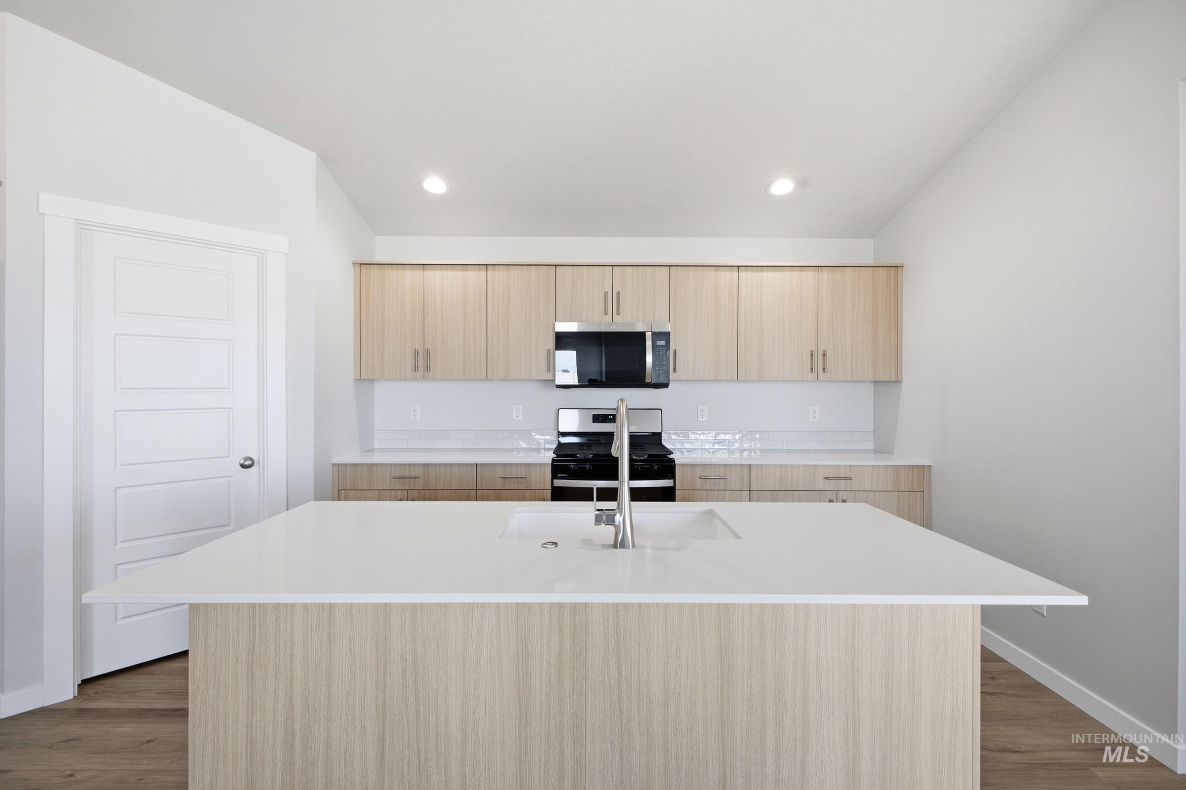 9486 W Blazing Star St Property Photo 3