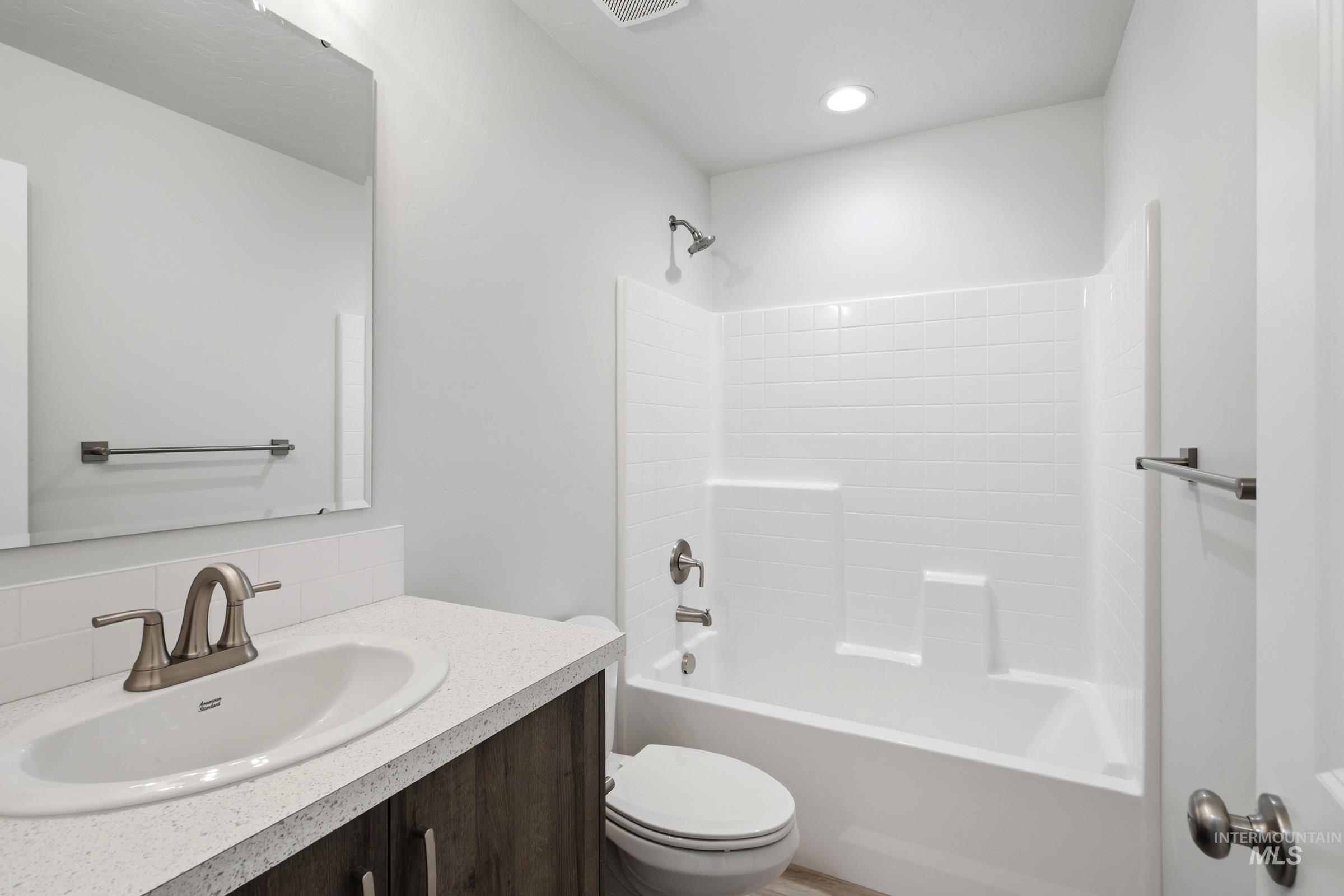 208 Benbrook Ave Property Photo 15