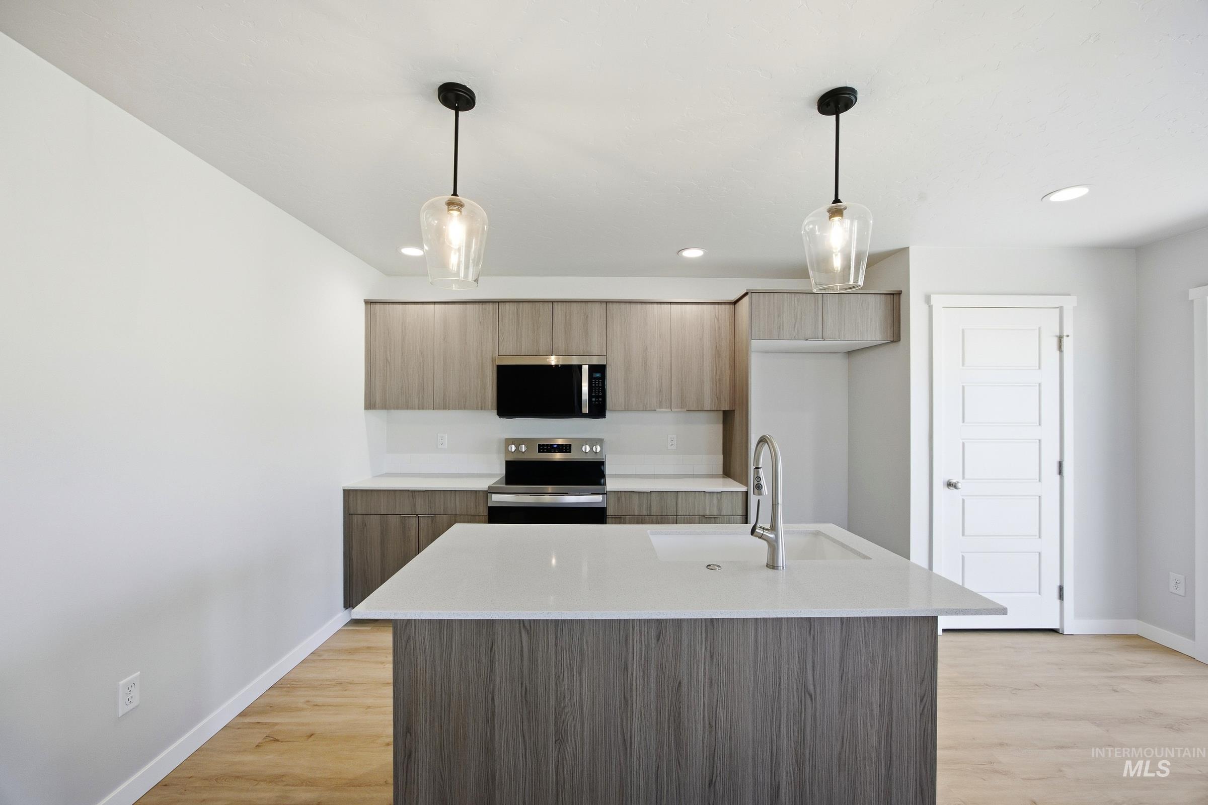 16211 Andes Ave Property Photo 3