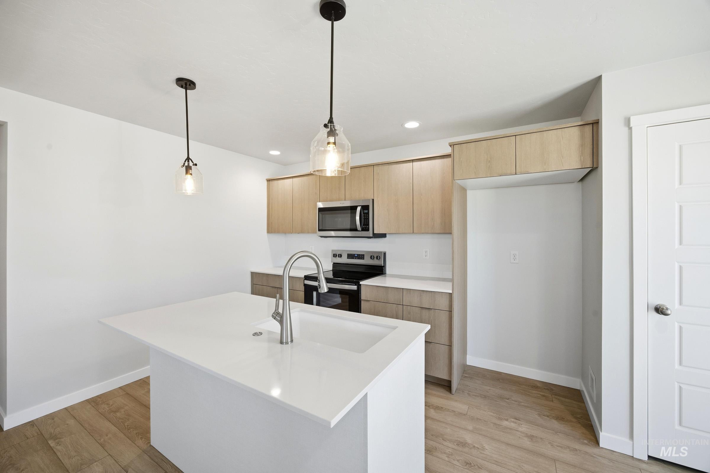 16211 Andes Ave Property Photo 4
