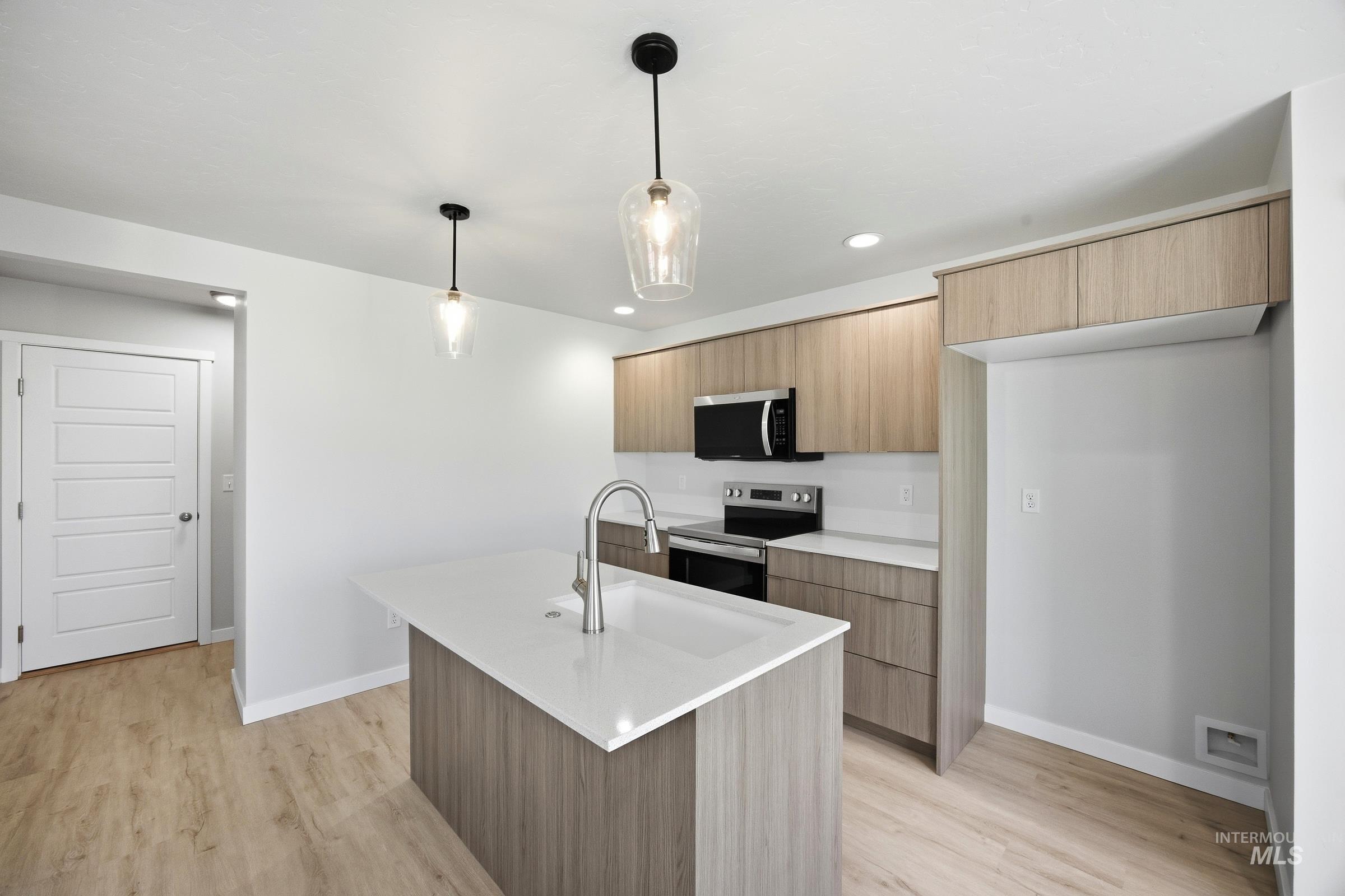 16211 Andes Ave Property Photo 4