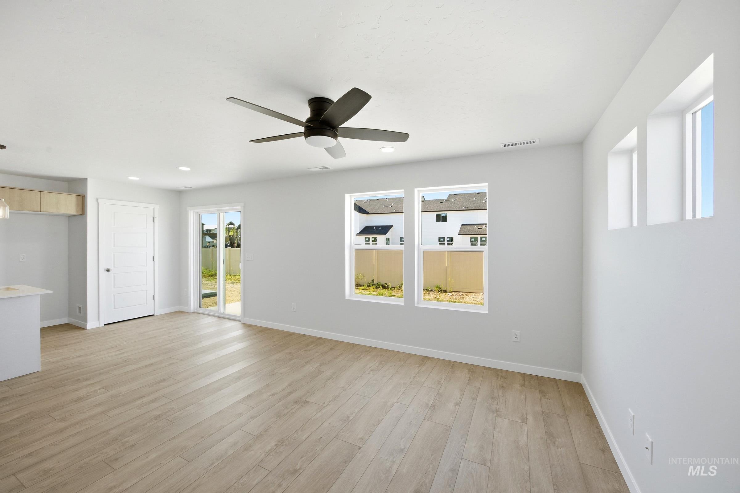 16211 Andes Ave Property Photo 8