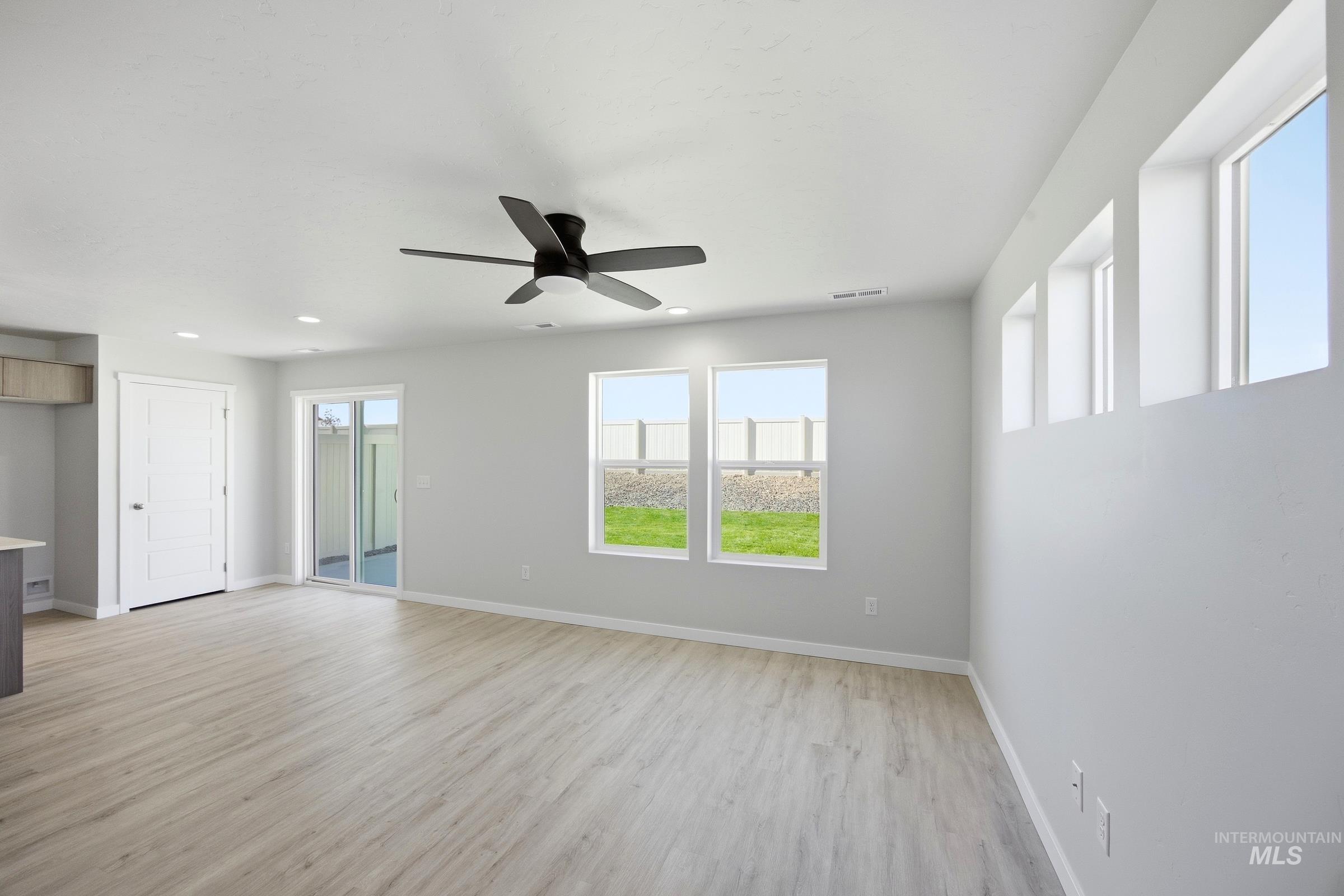 16211 Andes Ave Property Photo 8