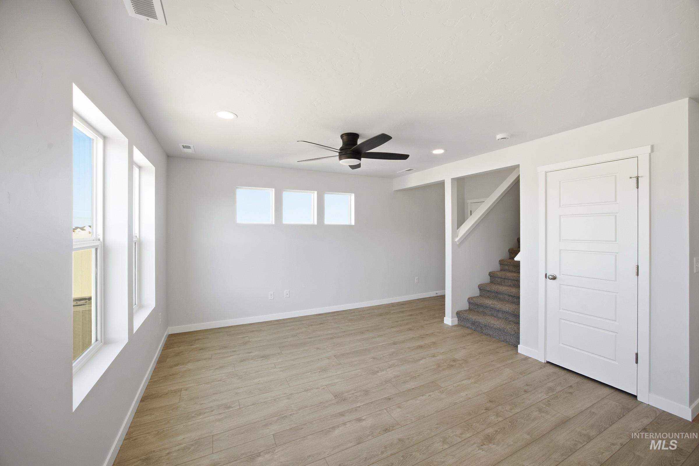 16211 Andes Ave Property Photo 9